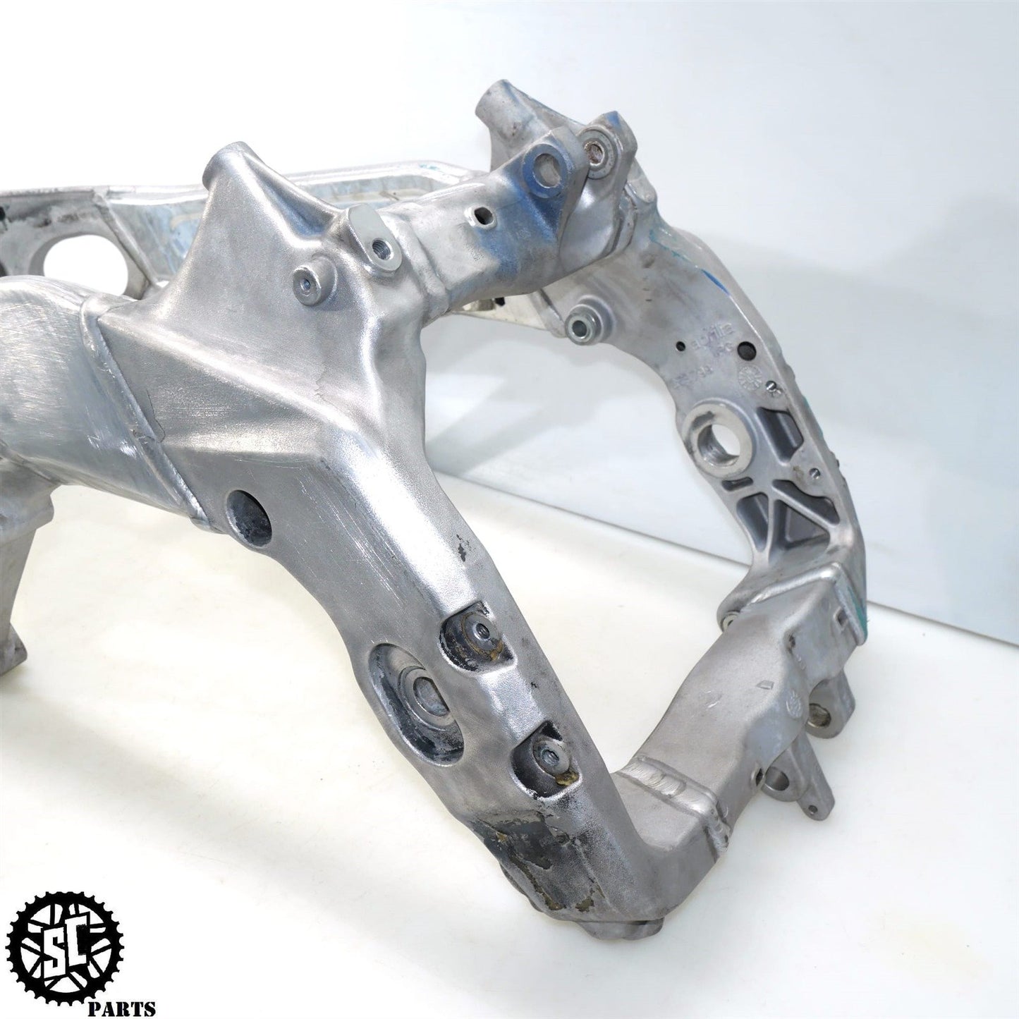 2018 APRILIA TUONO V4 1100 FRAME CHASSIS BOS A09