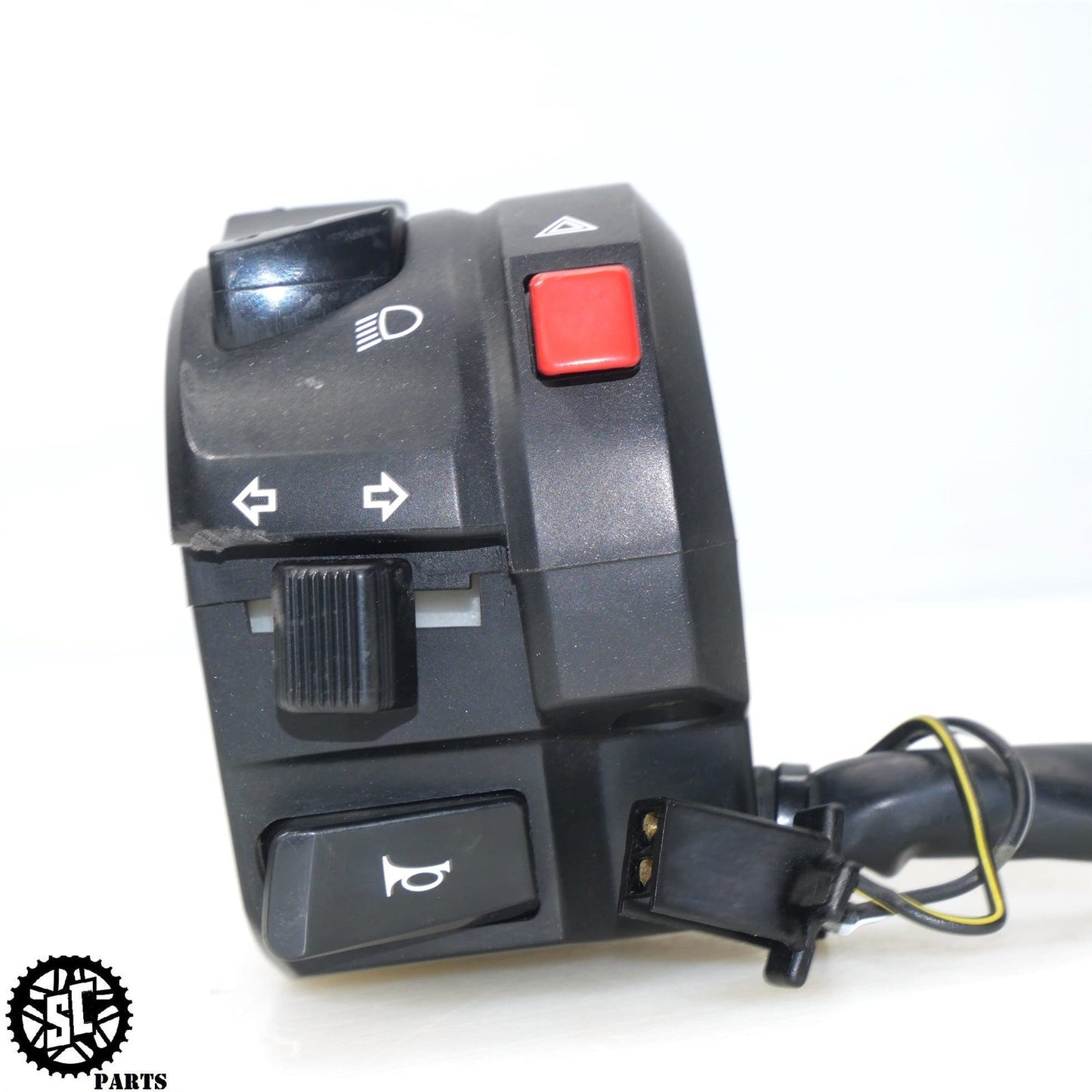 2005 2006 SUZUKI GSXR 1000 LEFT CONTROL HEADLIGHT SWITCH BUTTON 37400-29G10 S22