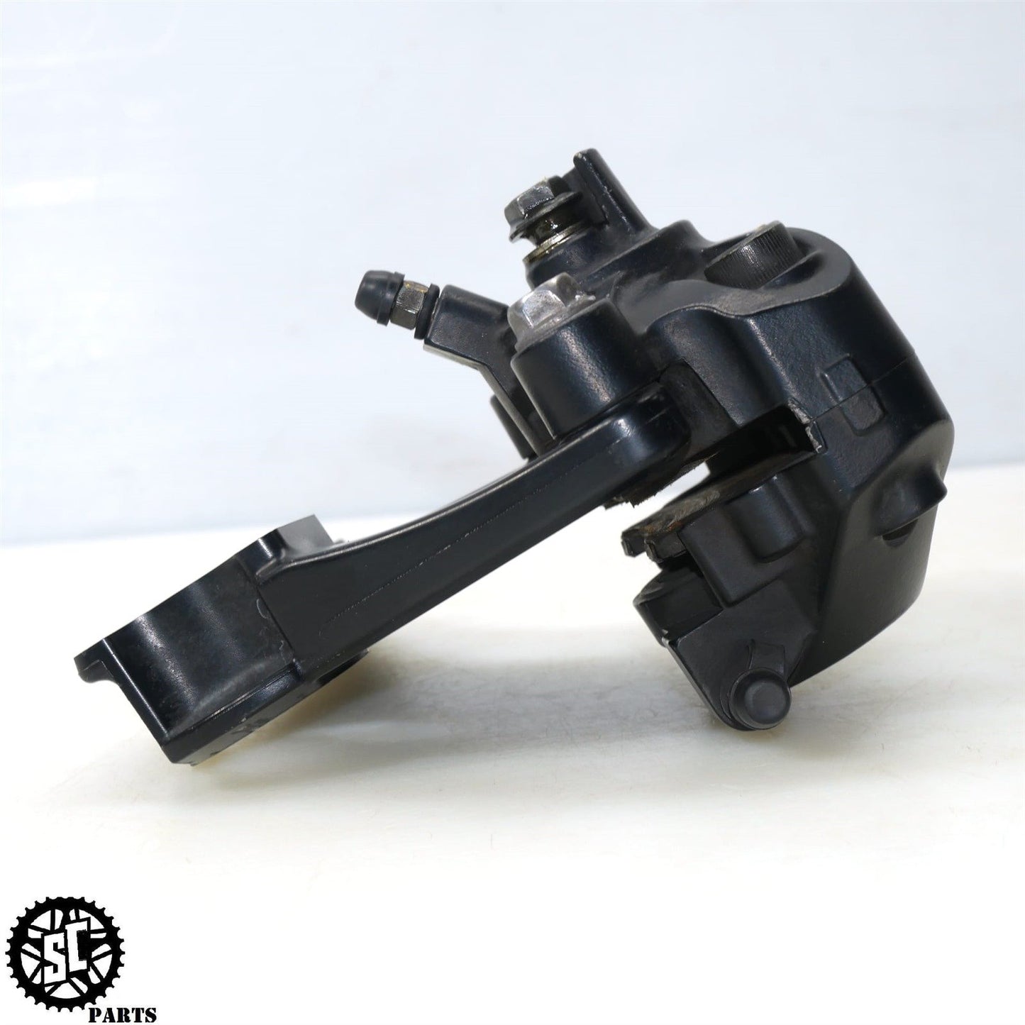 2005 2006 SUZUKI GSXR 1000 REAR BRAKE CALIPER BRACKET S22