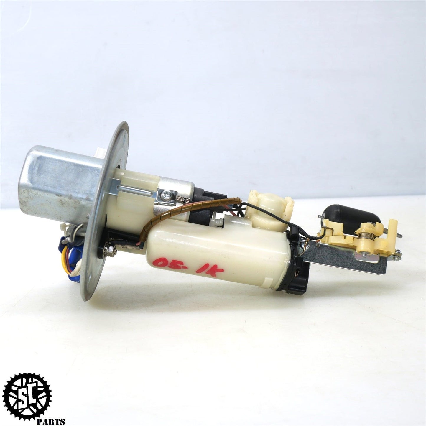 2005 2006 SUZUKI GSXR 1000 FUEL PUMP 15100-41G00 S22