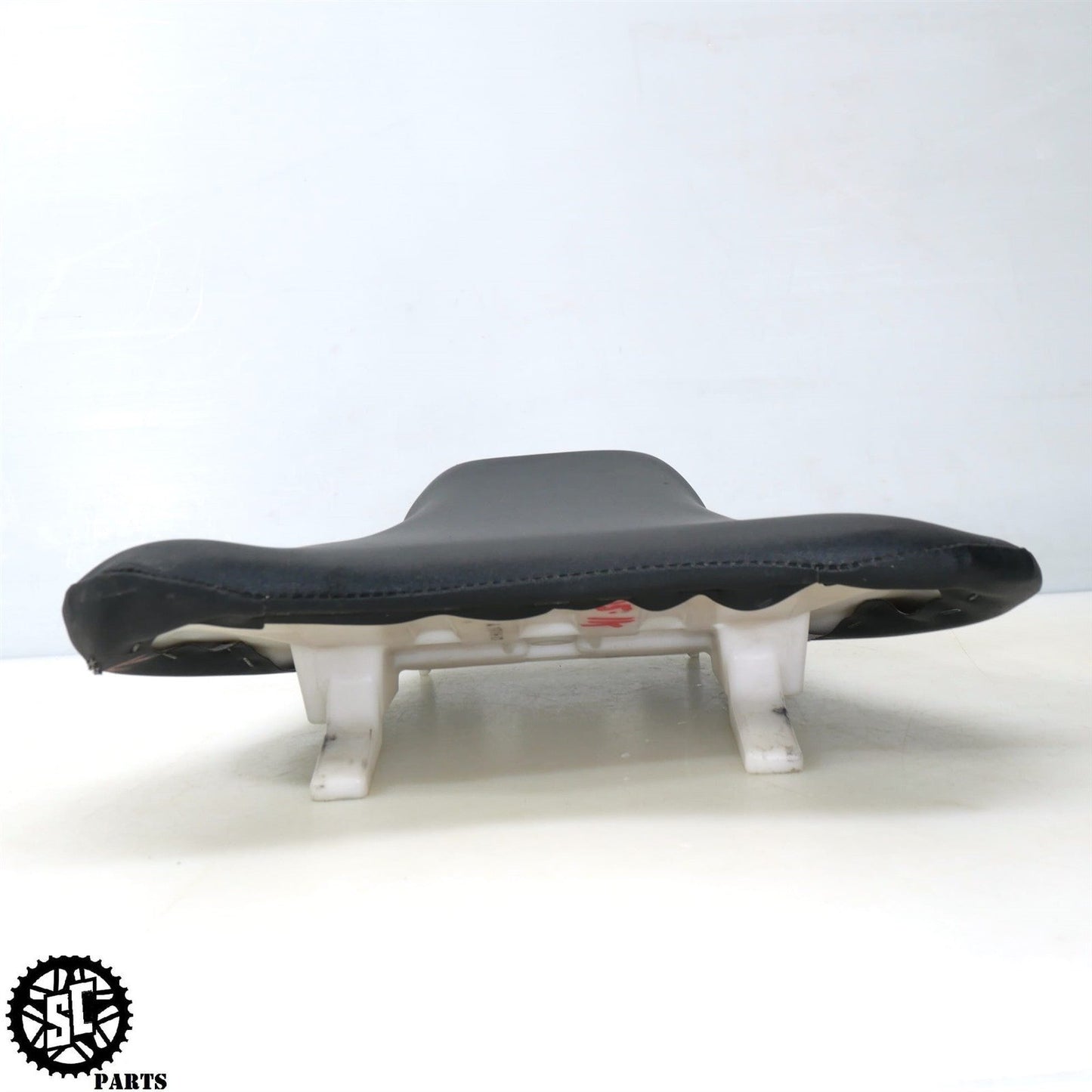 2005 2006 SUZUKI GSXR 1000 FRONT SEAT S22