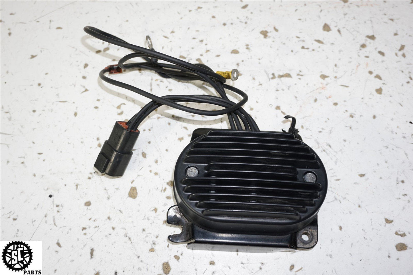 2005 HARLEY DAVIDSON SOFTAIL RECTIFIER VOLTAGE REGULATOR HD17