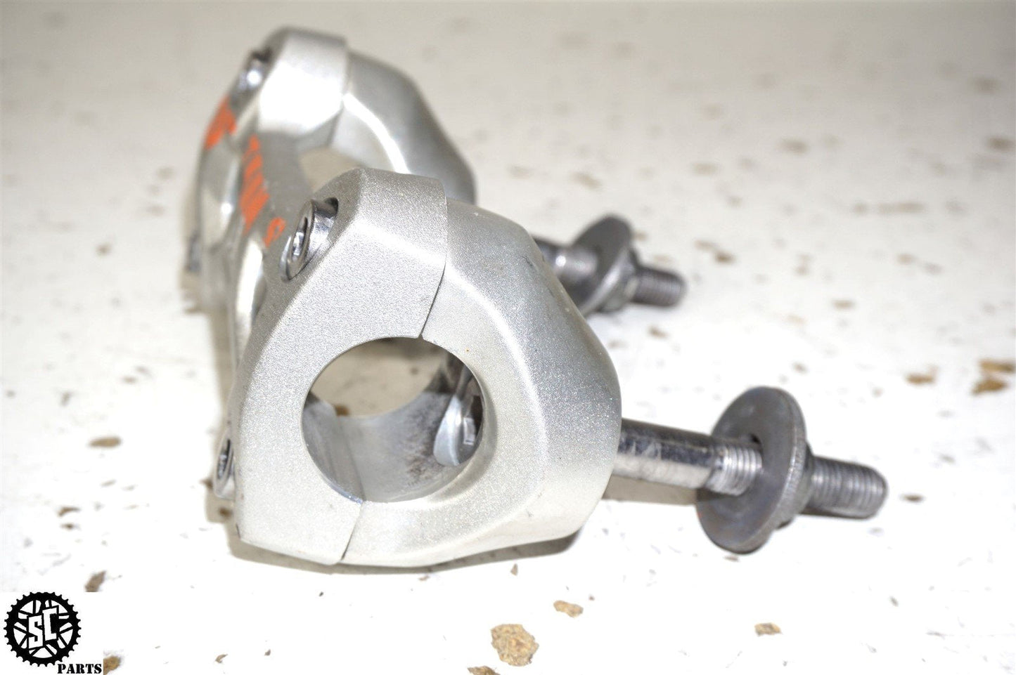 17-21 TRIUMPH STREET TRIPLE 765 HANDLEBAR RISER CLAMP T31