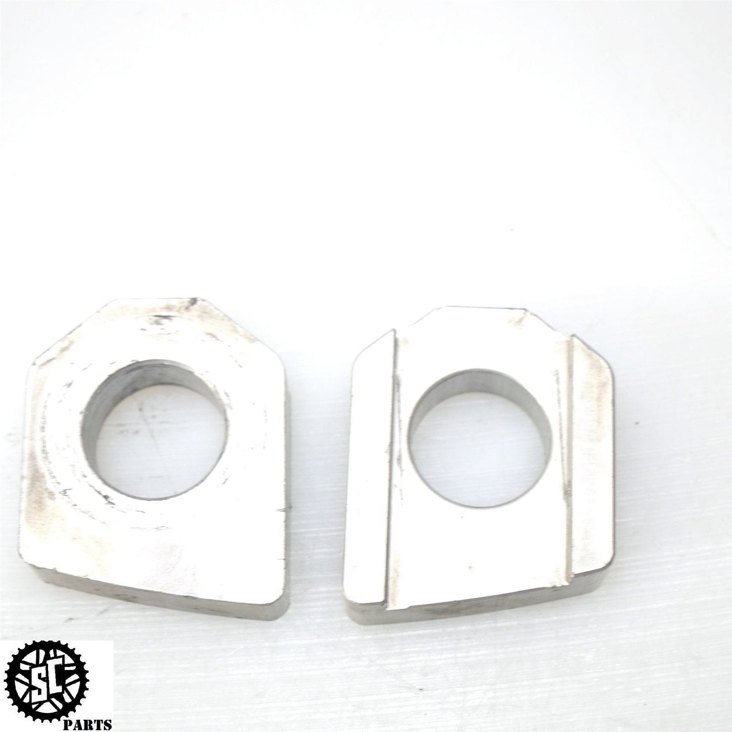 2009-2012 TRIUMPH DAYTONA 675 REAR AXLE CHAIN ADJUSTER TENSIONER BLOCKS T28