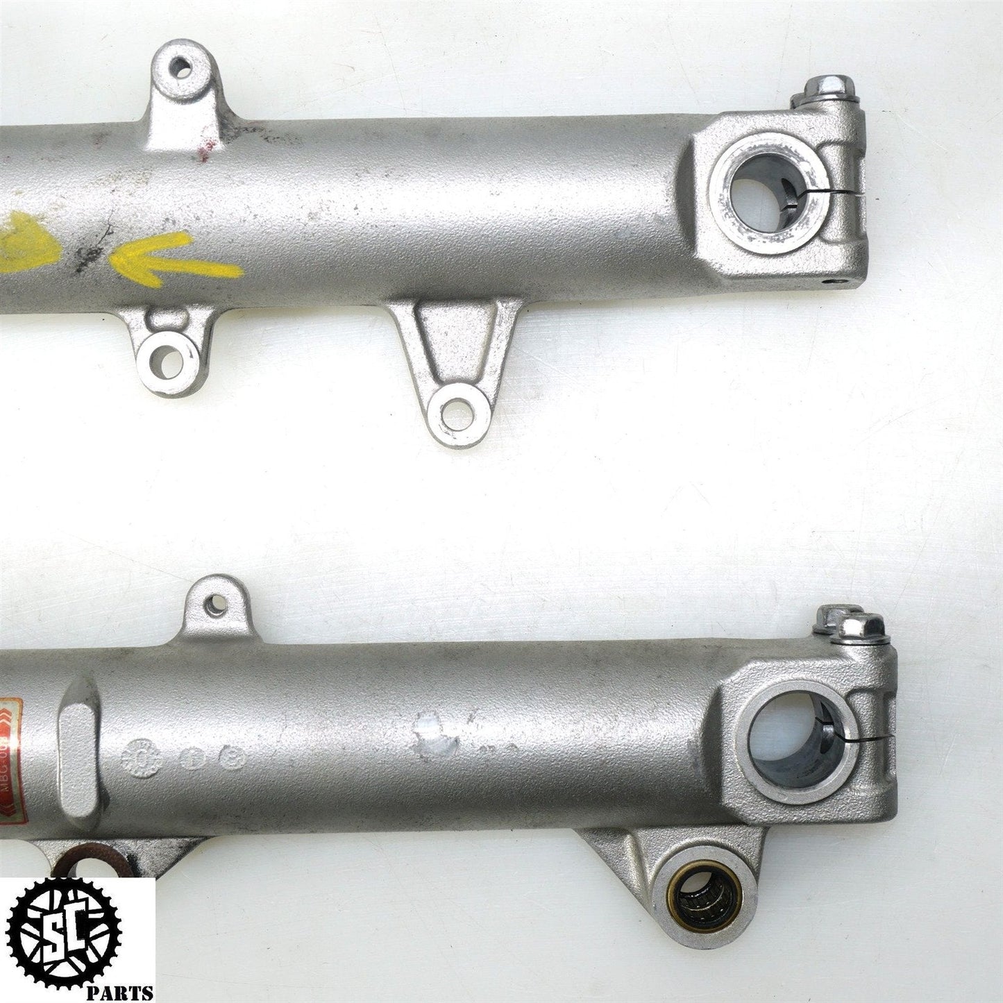 1998-2001 HONDA VFR800 FRONT FORK TUBE LOWER LEG SLIDER H03