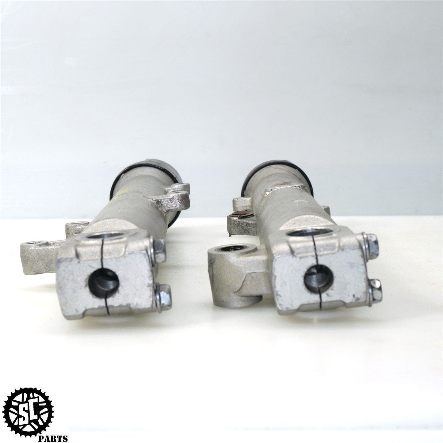 1998-2001 HONDA VFR800 FRONT FORK TUBE LOWER LEG SLIDER H03