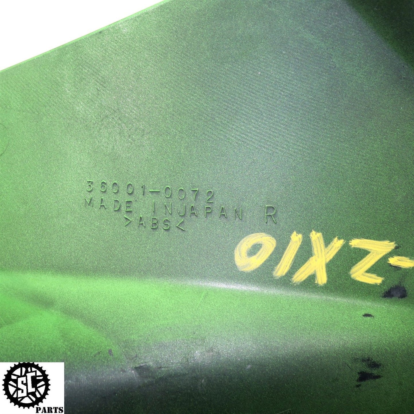2006 2007 KAWASAKI NINJA ZX10R RIGHT INNER SIDE FAIRING SEAT PLASTIC K16