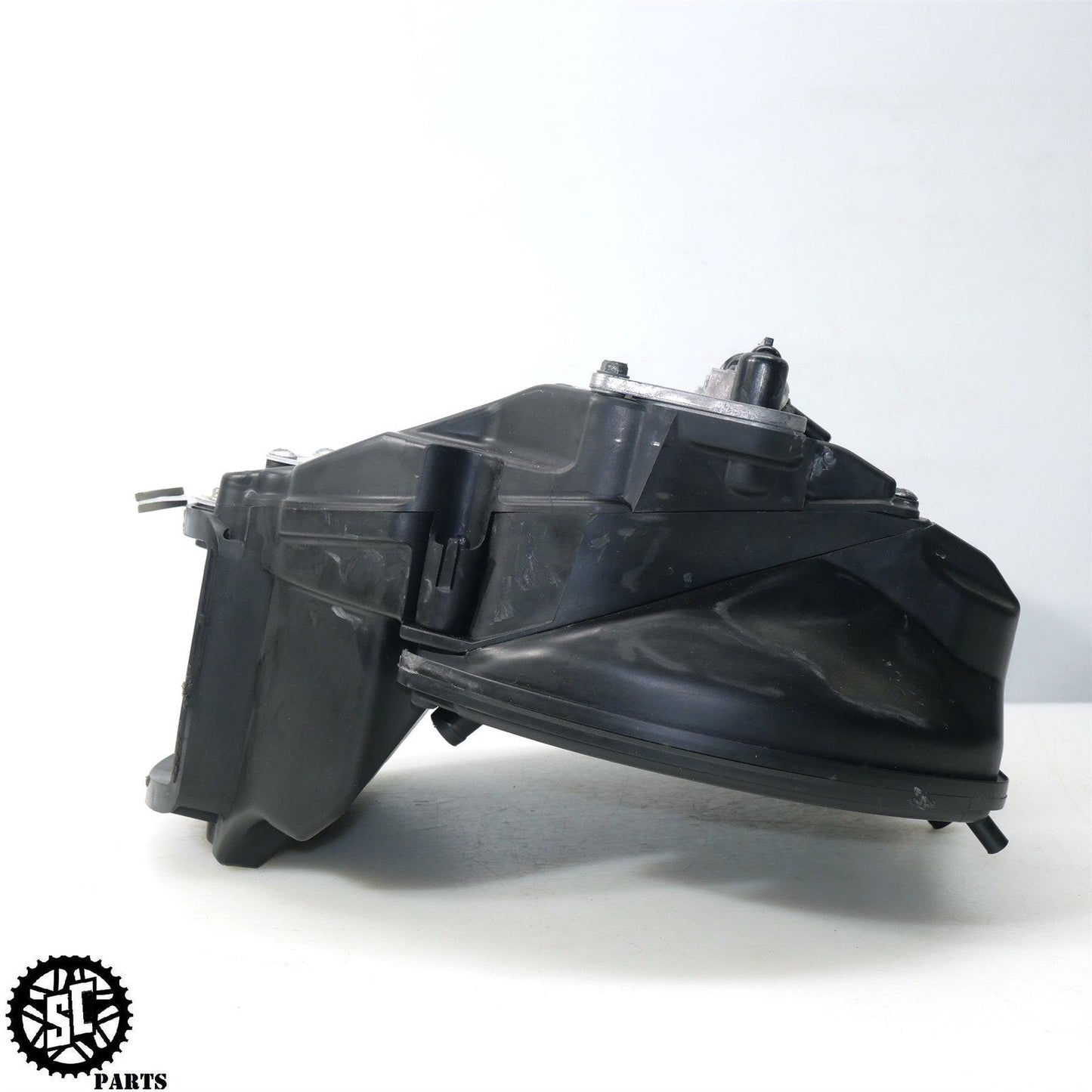 2008-2010 KAWASAKI NINJA ZX10R AIR BOX FILTER HOUSING FUEL INJECTOR K43