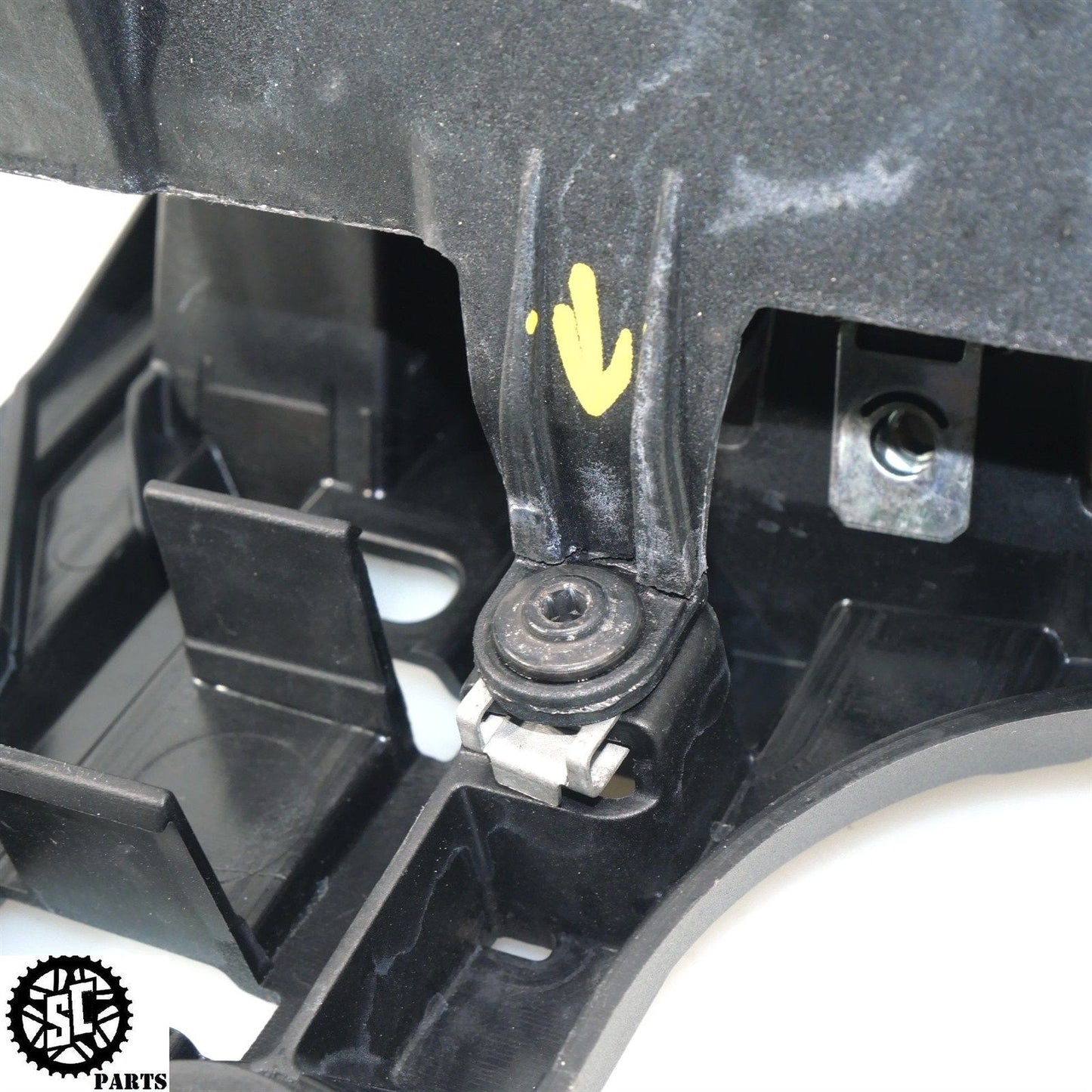 2015 DUCATI DIAVEL ELECTRICAL HARNESS BRACKET TRAY HORN D32