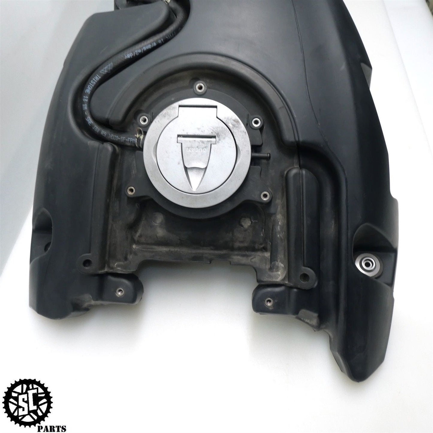 2015 DUCATI DIAVEL GAS FUEL TANK D32
