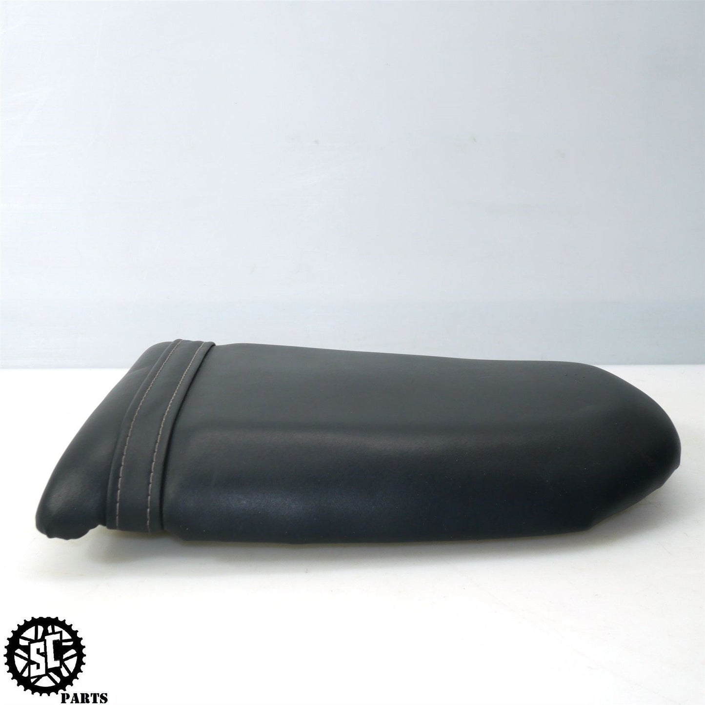 2000-2003 SUZUKI GSXR 750 REAR PASSENGER SEAT OEM S49