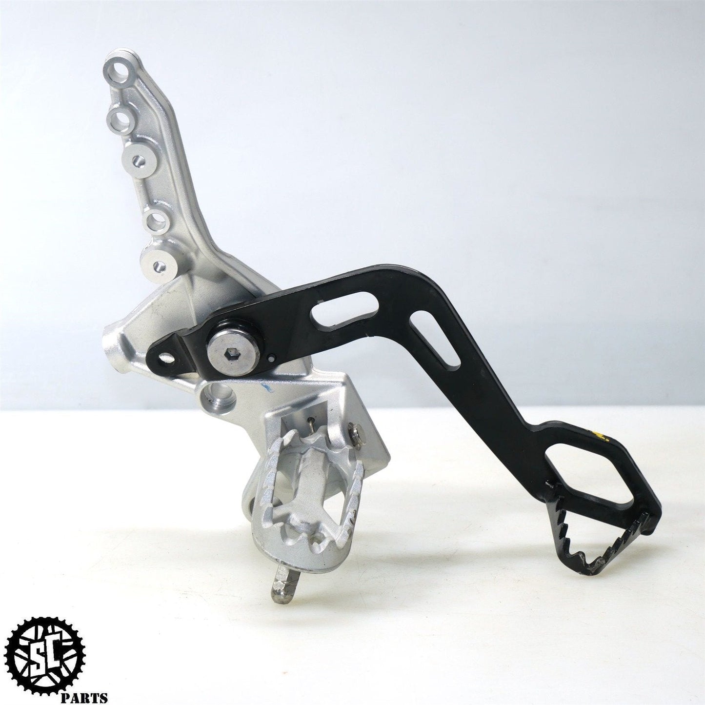2020-2023 TRIUMPH TIGER 900 RALLY PRO RIGHT FOOT PEG BRAKE LEVER PEDAL T32