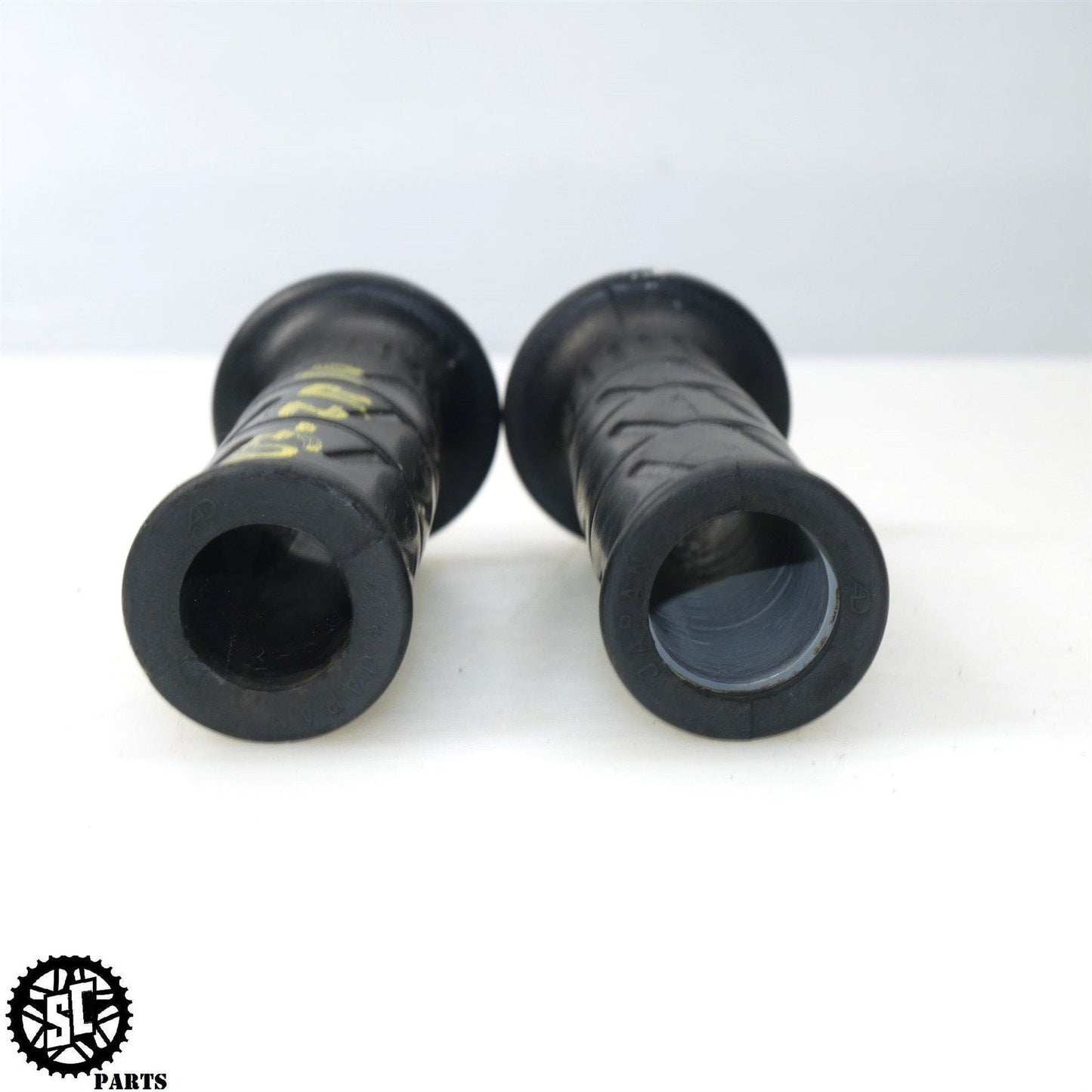 2003-2006 KAWASAKI Z1000 THROTTLE CONTROL TUBE GRIPS K30