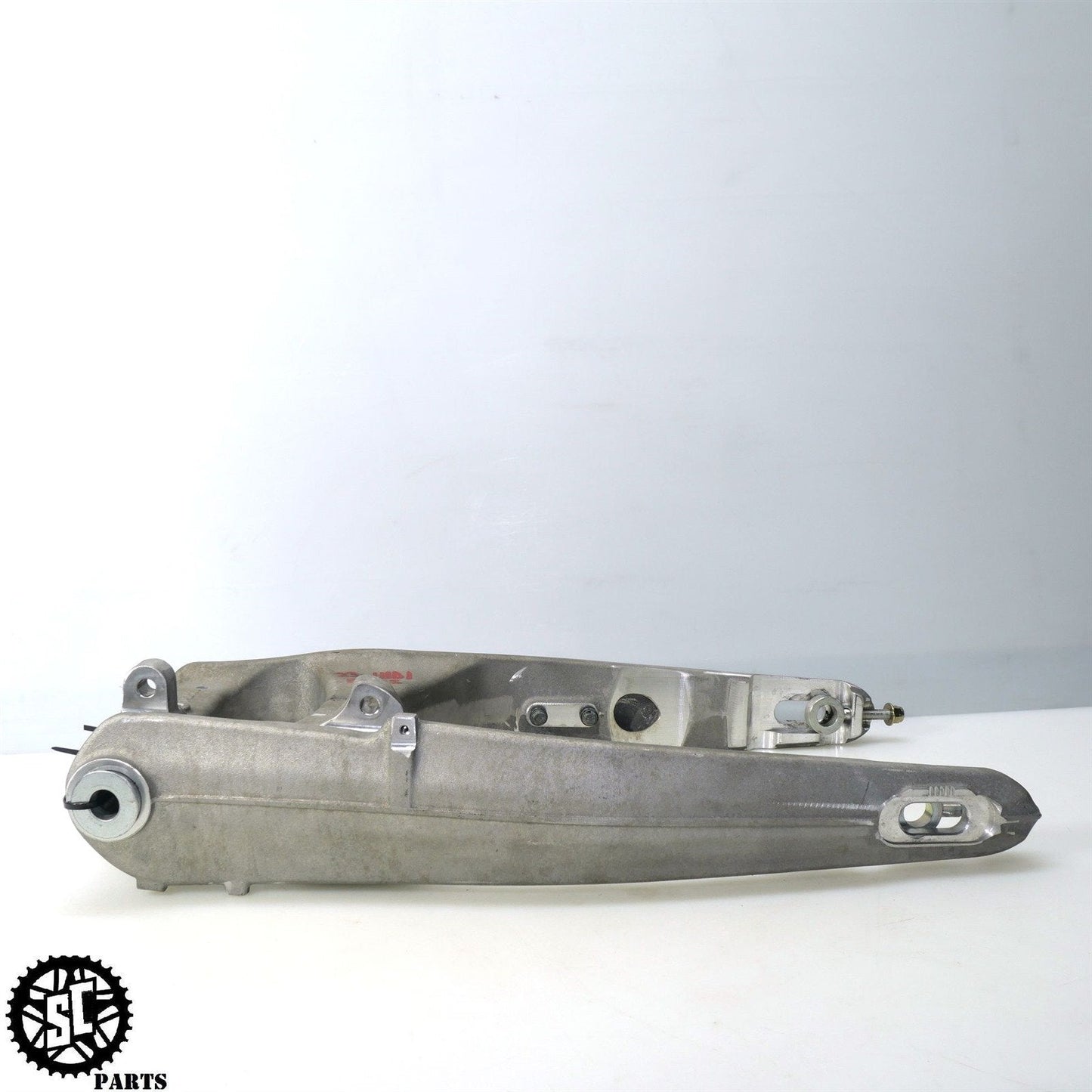 2022 INDIAN CHALLENGER REAR SWINGARM 5142382 HD29
