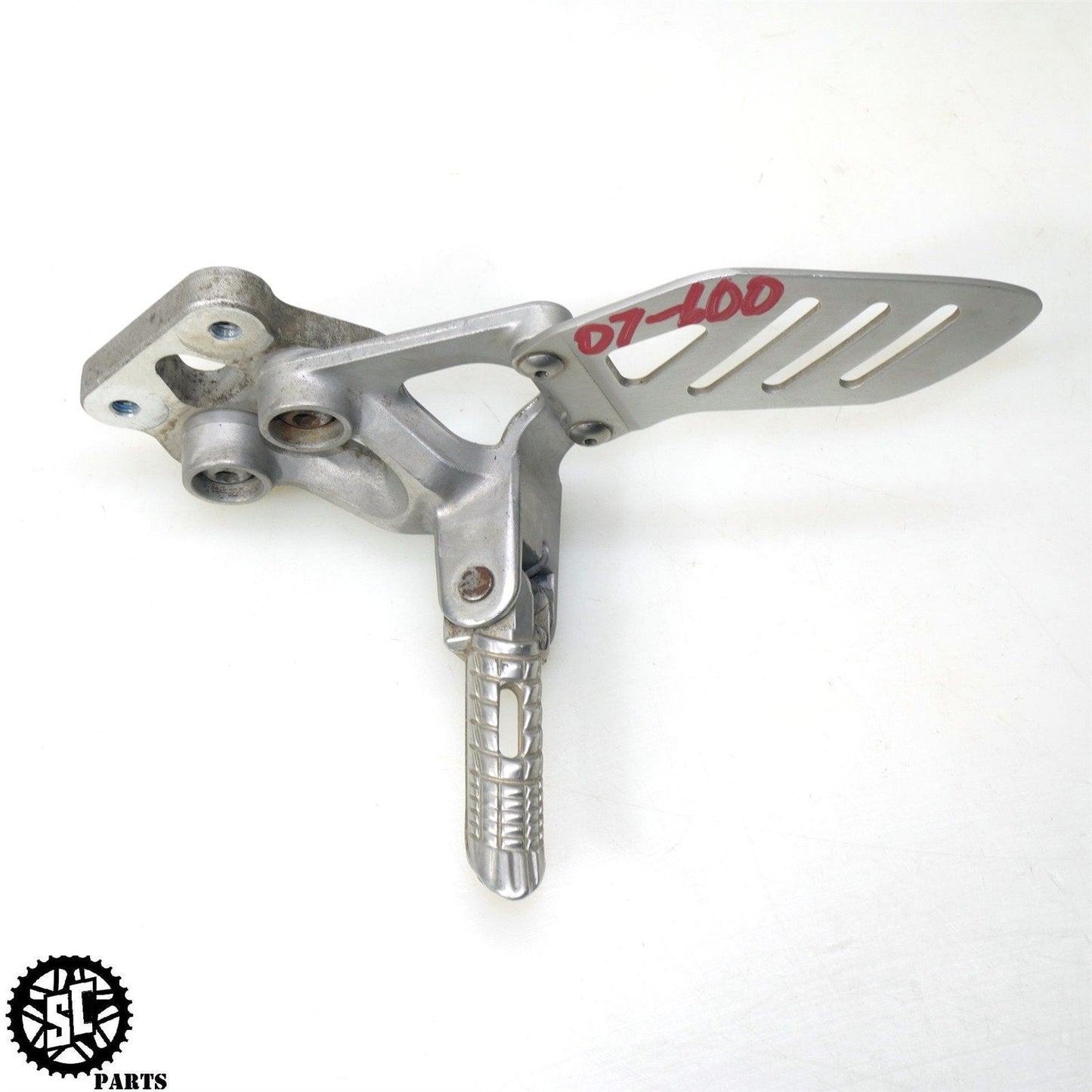 2006 2007 SUZUKI GSXR600 LEFT REARSET FRONT FOOT PEG S39