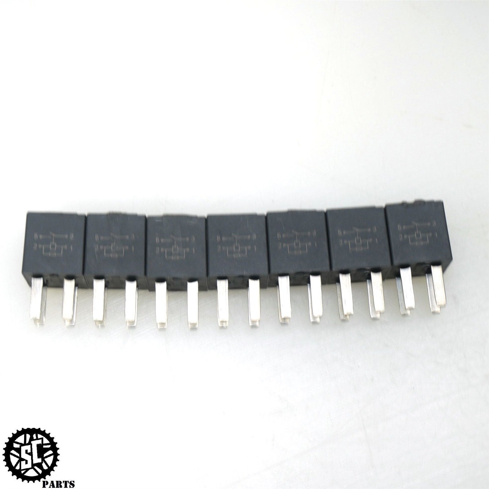 Relè pompa benzina originale per Mercedes W124 - W201 dal 1984. [3625 Relè pompa benzina originale per Mercedes W124 - W201 dal 1984. [3625