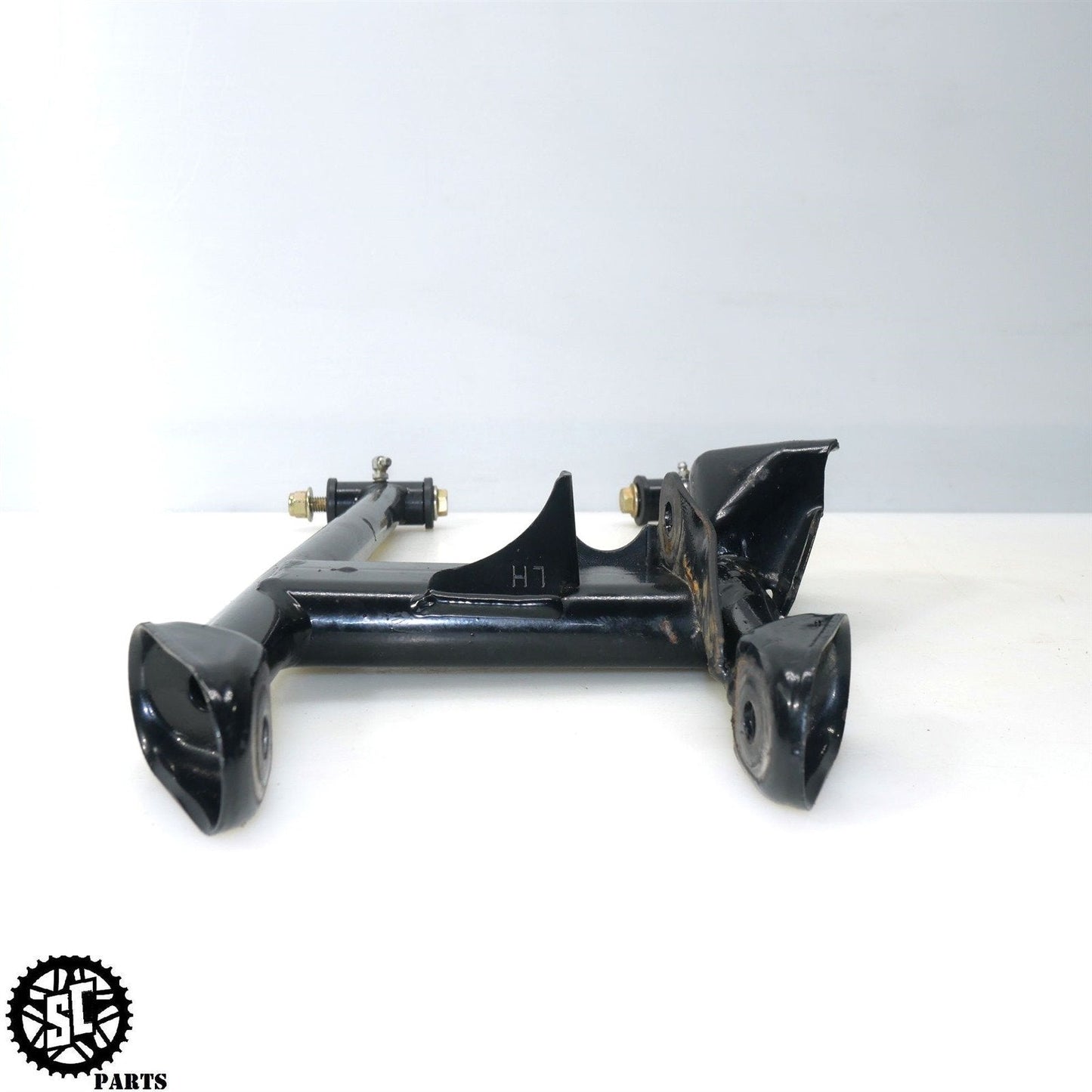 2019 POLARIS SCRAMBLER 850 REAR LEFT LOWER CONTROL A ARM 1019410-067