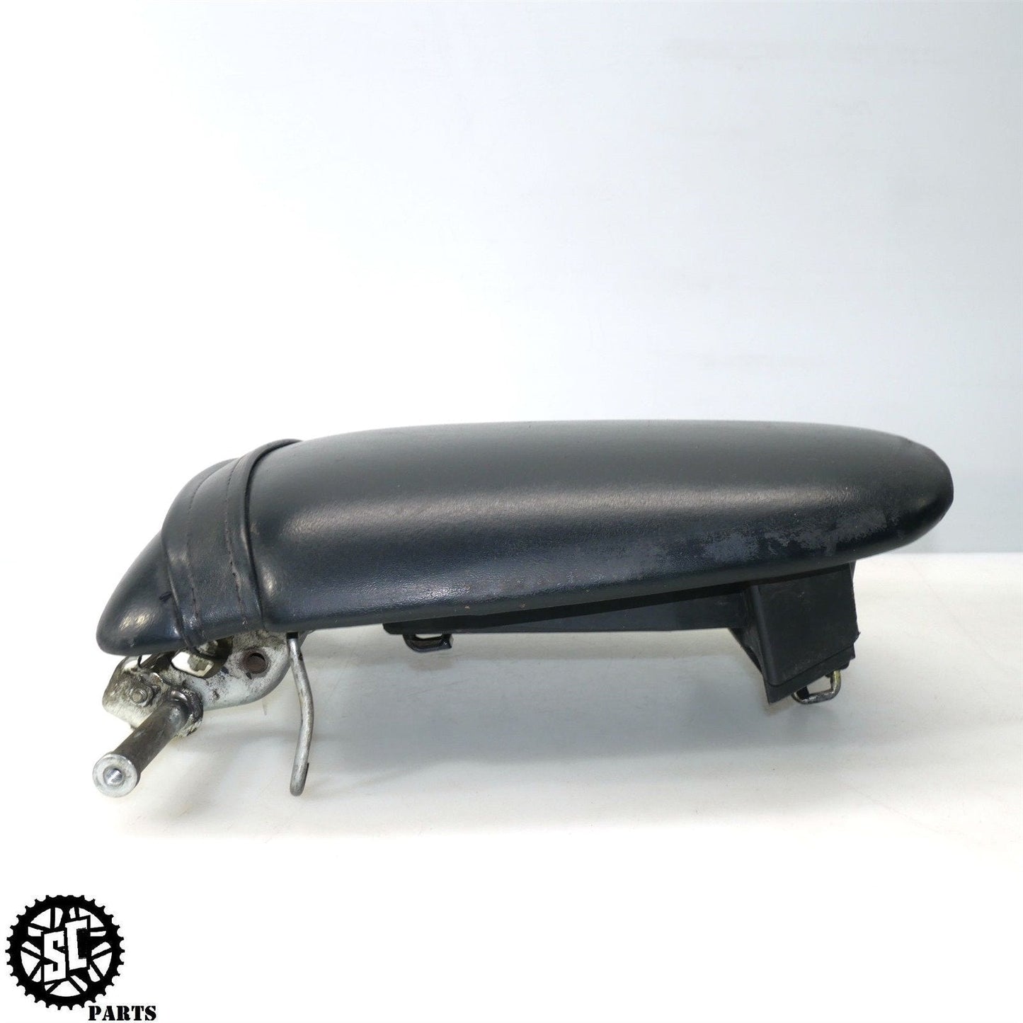 00 01 HONDA CBR929 RR REAR PASSENGER SEAT H34