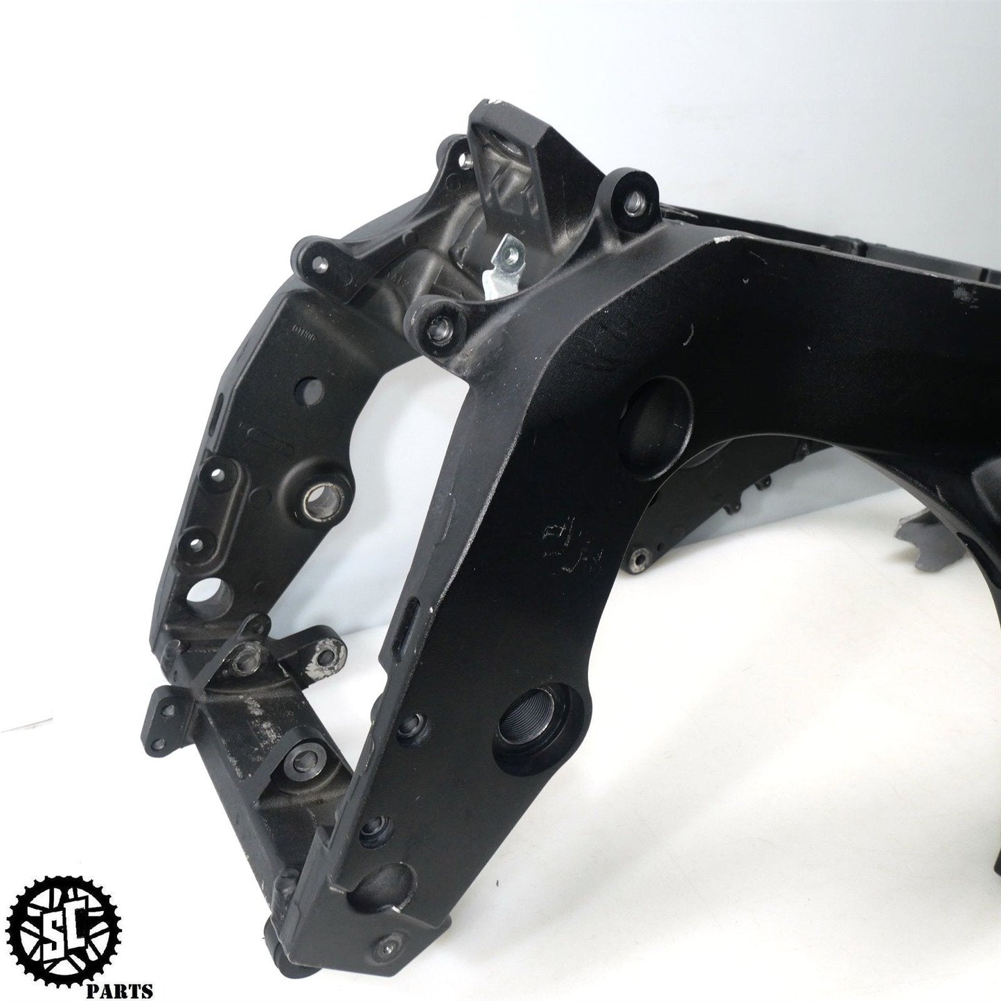 06 07 SUZUKI GSXR 600 750 MAIN FRAME CHASSIS *C* S01