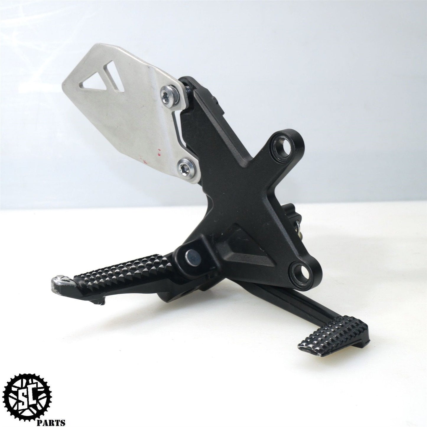 2016-2019 2017 2018 KAWASAKI NINJA ZX10R RIGHT REARSET FOOT PEG BRAKE PEDAL K39