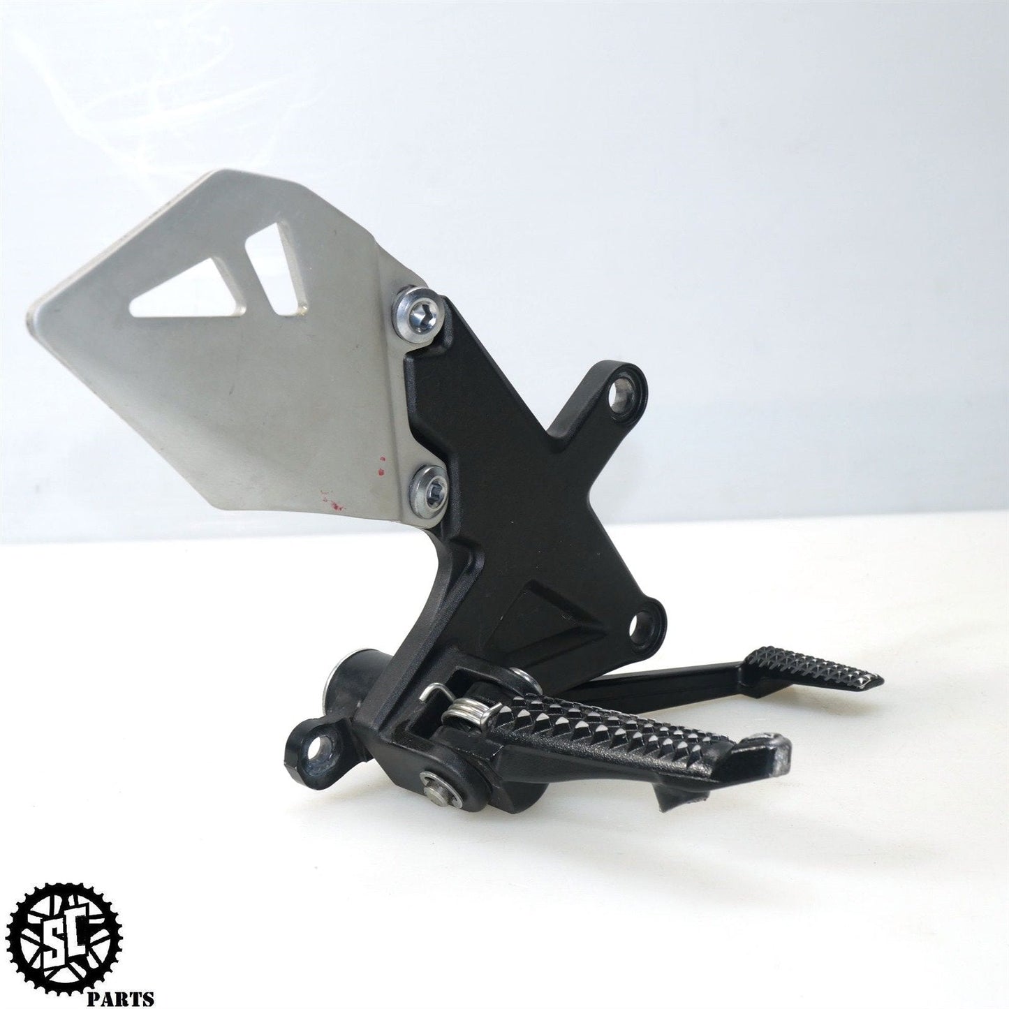 2016-2019 2017 2018 KAWASAKI NINJA ZX10R RIGHT REARSET FOOT PEG BRAKE PEDAL K39