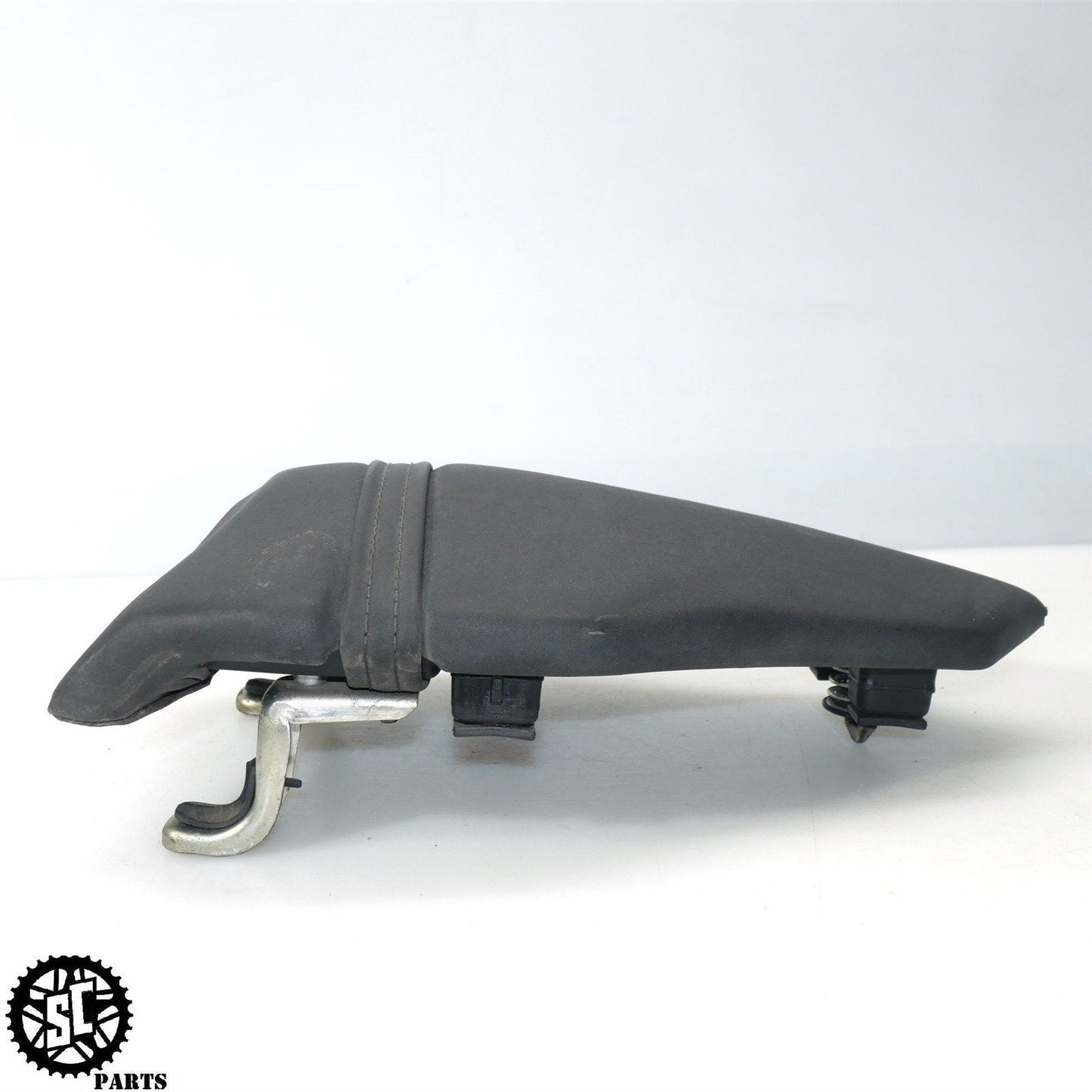 2007-2012 DUCATI 848 EVO REAR PASSENGER SEAT 59521031A D34