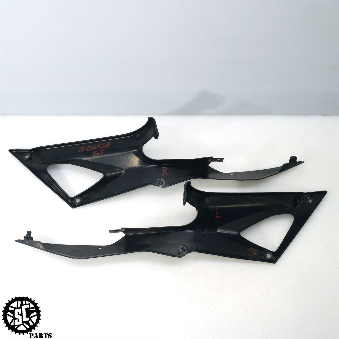 2007-2012 DUCATI 848 EVO RIGHT LEFT SIDE TANK FRAME TRIM COVER FAIRING OEM D34
