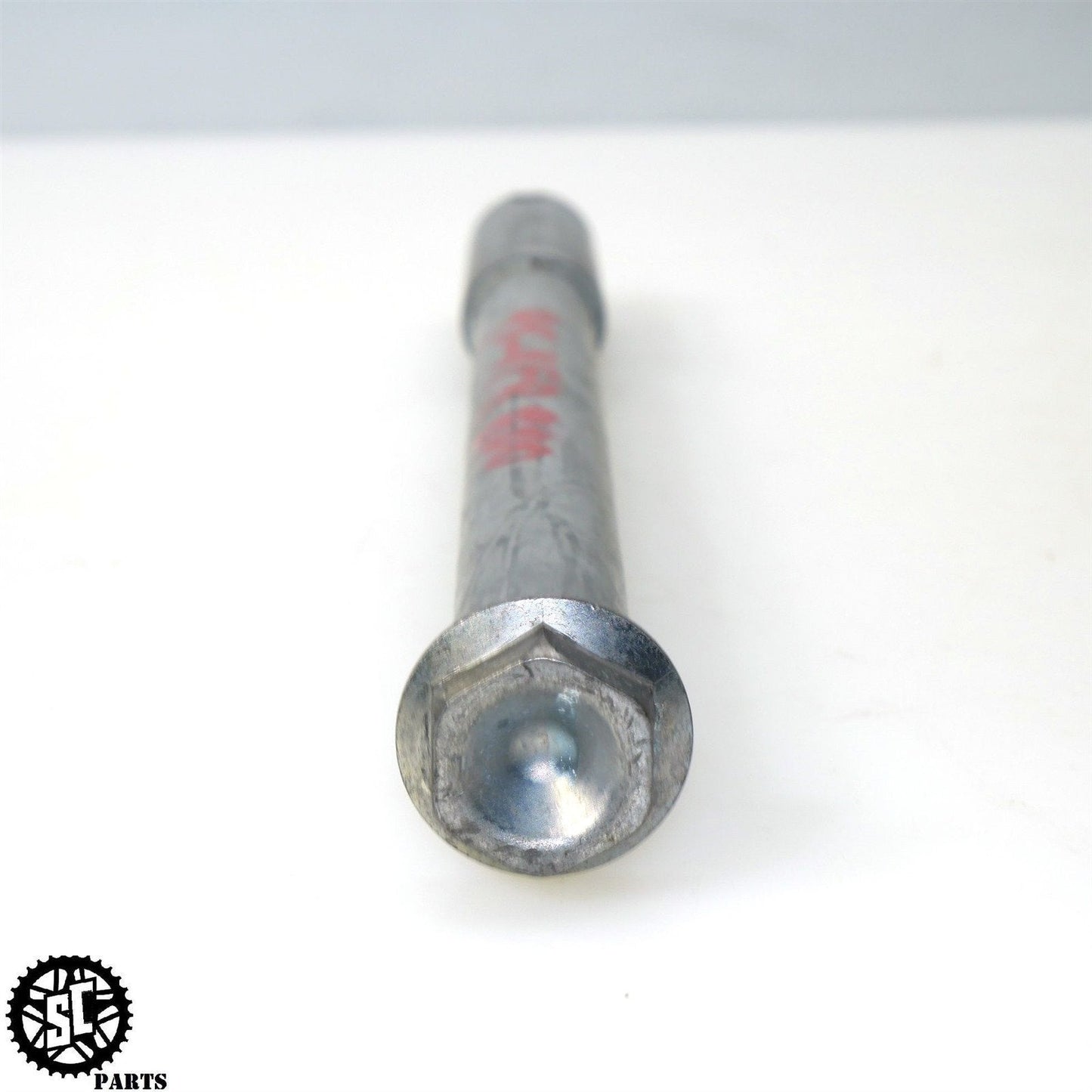 98 99 00 01 HONDA VFR800 FRONT WHEEL AXLE BOLT 44301-MBG-000 H30