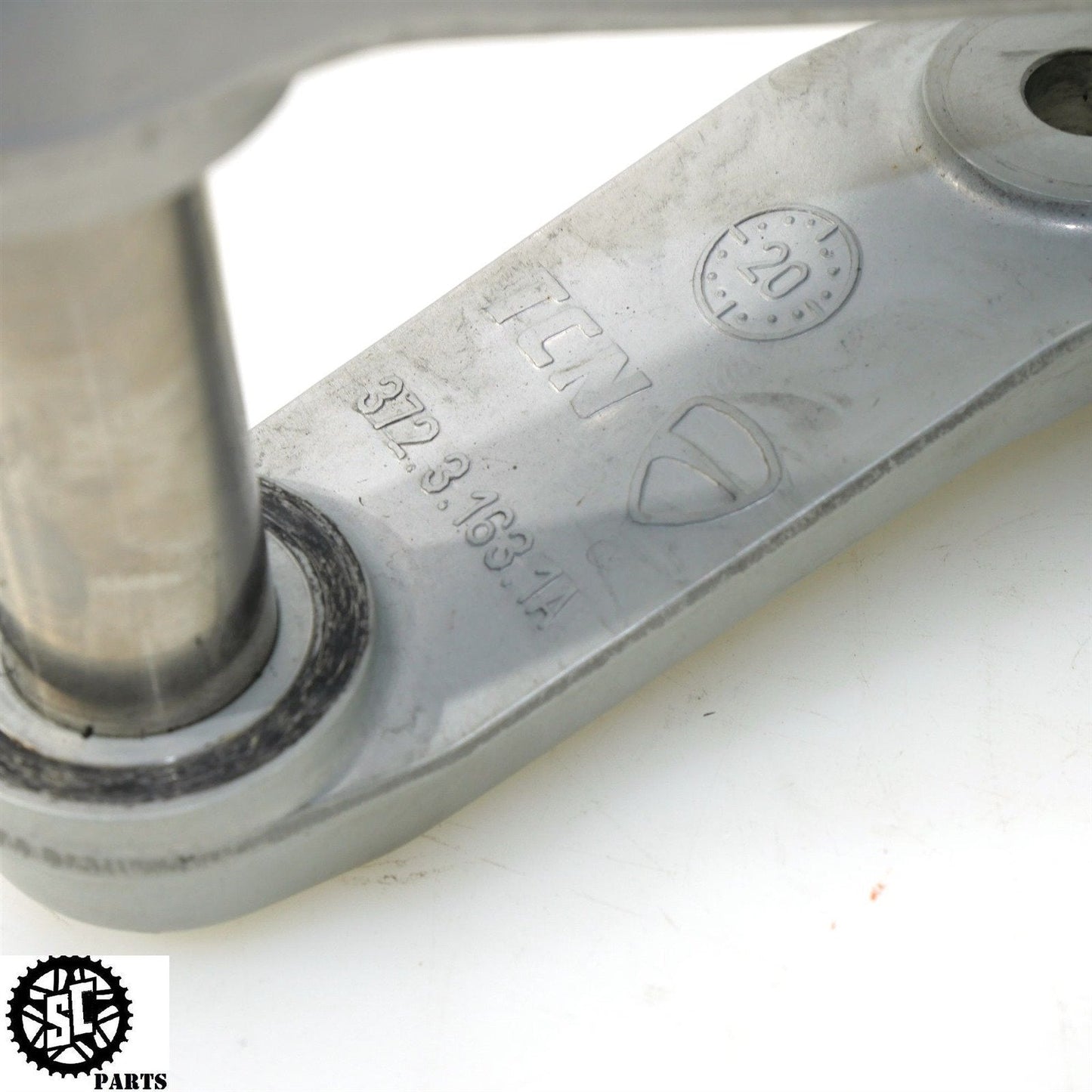 20-23 2021 DUCATI PANIGALE V2 REAR SHOCK SUSPENSION LINKAGE 87521941AA D35