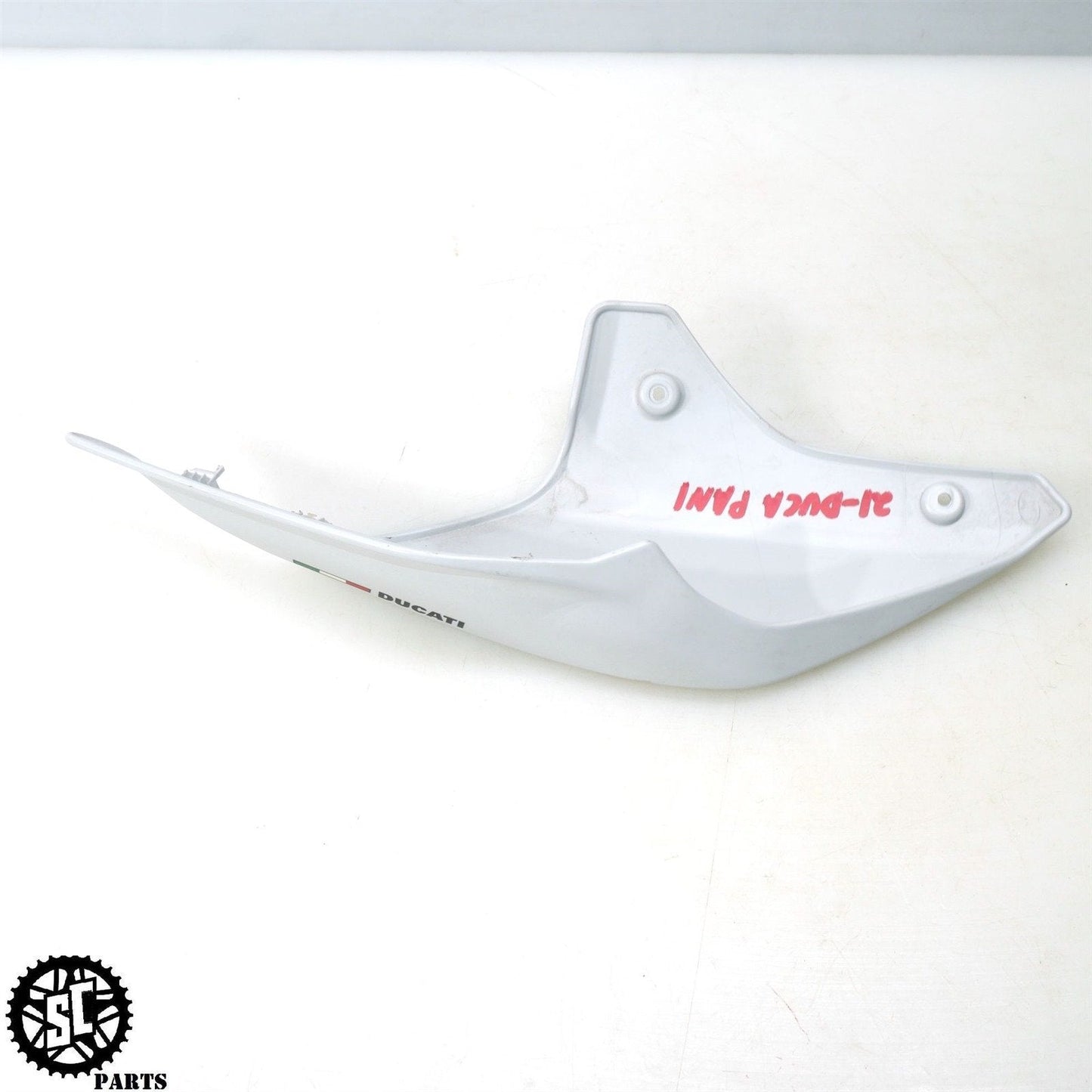 20-23 2021 DUCATI PANIGALE V2 REAR RIGHT TAIL FAIRING COVER 48216881A D35
