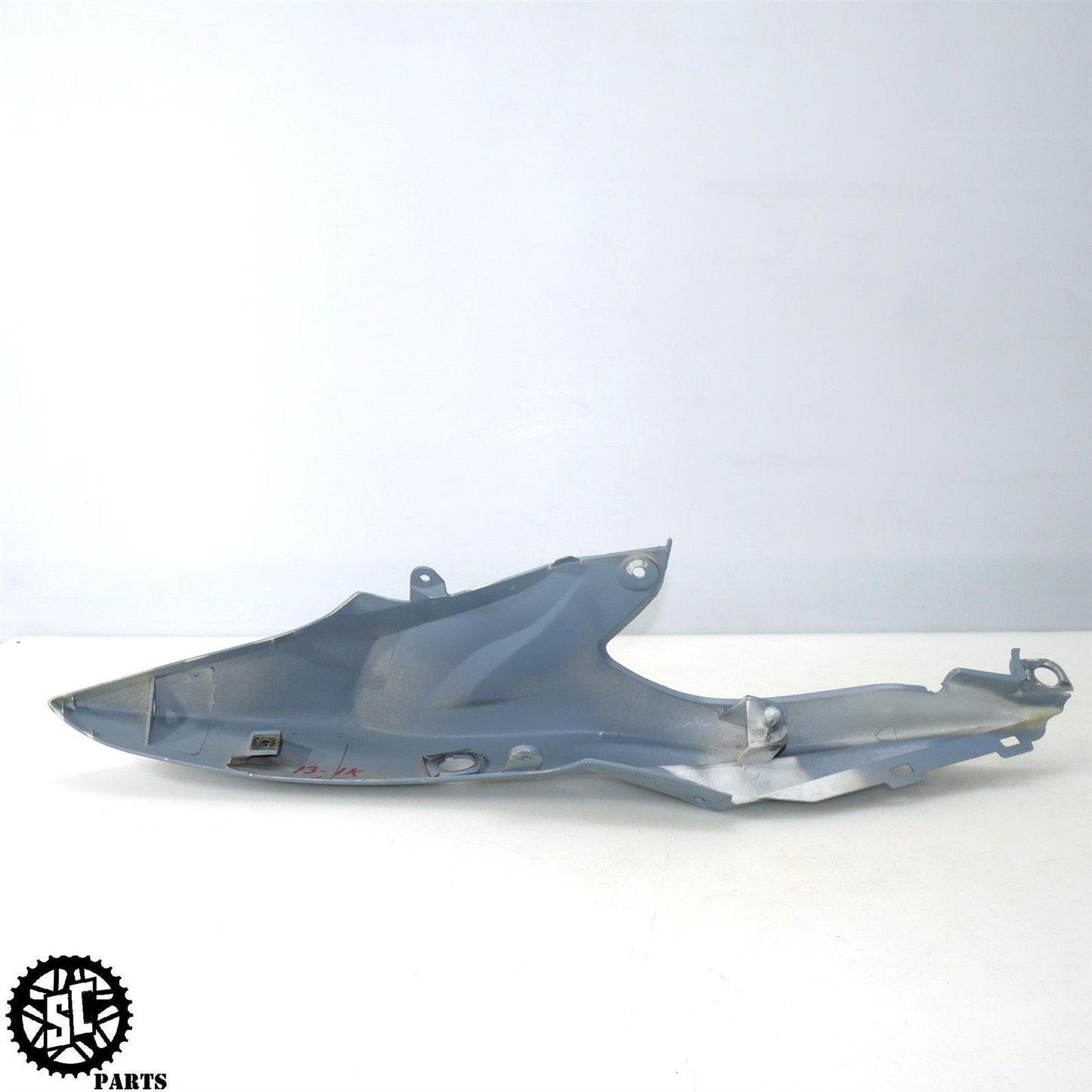 2013 09-16 SUZUKI GSXR 1000 LEFT REAR TAIL FAIRING PLASTIC S58