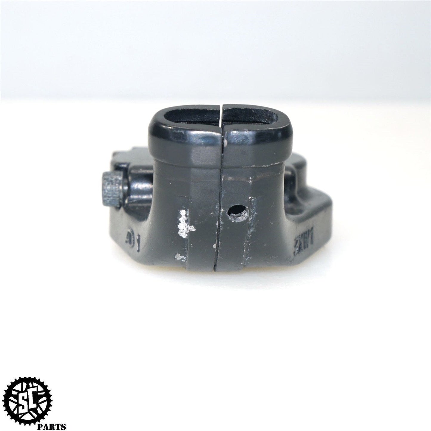 2007 2008 YAMAHA R1 THROTTLE CABLE HOUSING GUIDE BRACKET Y33