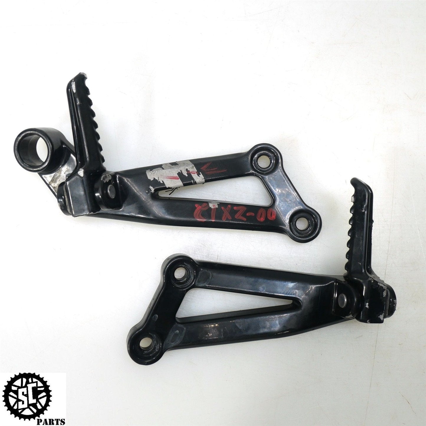 2000-2005 KAWASAKI NINJA ZX12R REAR PASSENGER FOOT PEG BRACKET LEFT RIGHT K29
