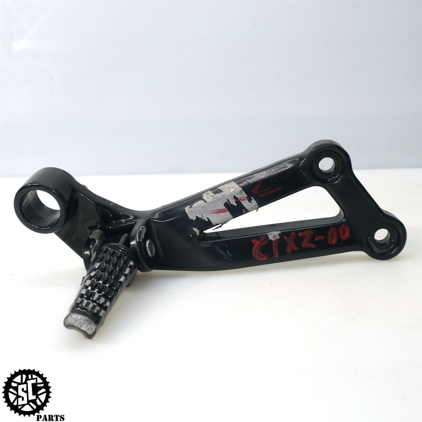 2000-2005 KAWASAKI NINJA ZX12R REAR PASSENGER FOOT PEG BRACKET LEFT RIGHT K29