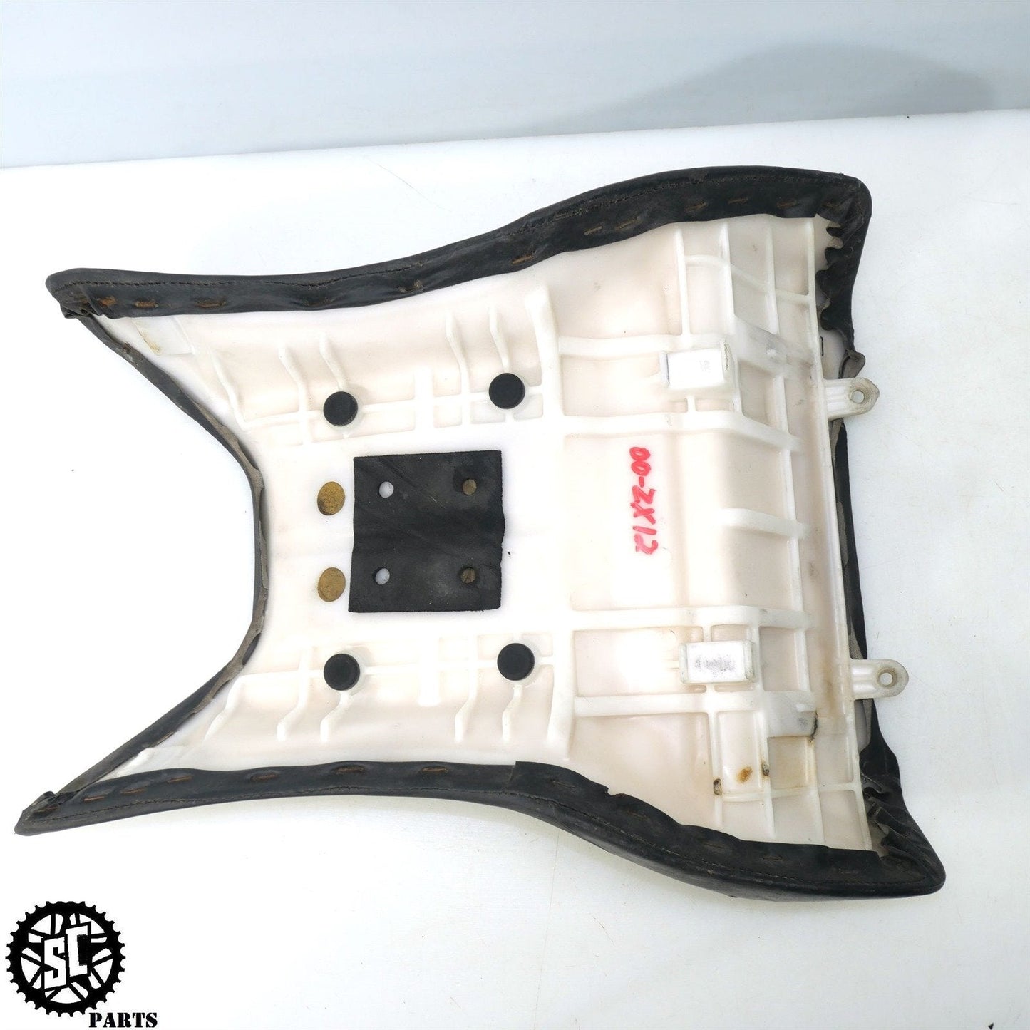 2000-2001 KAWASAKI NINJA ZX12R FRONT SEAT K29