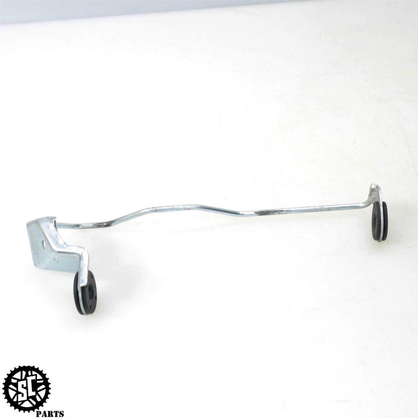 06 07 SUZUKI GSXR 600 750 UNDER BELLY LOWER PAN FAIRING BRACKET S21