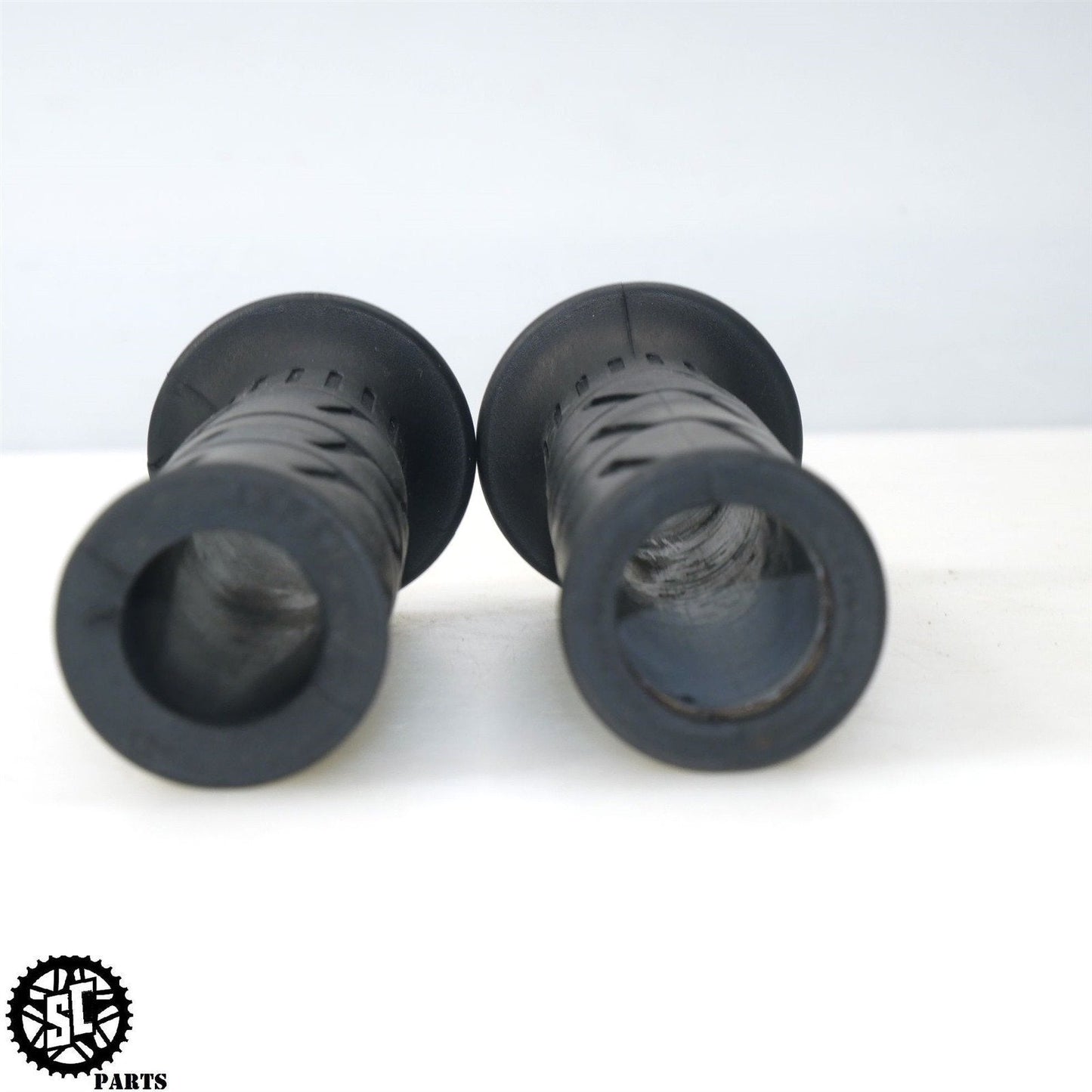 06-11 KAWASAKI NINJA ZX14R HANDLEBAR GRIP THROTTLE TUBE K69