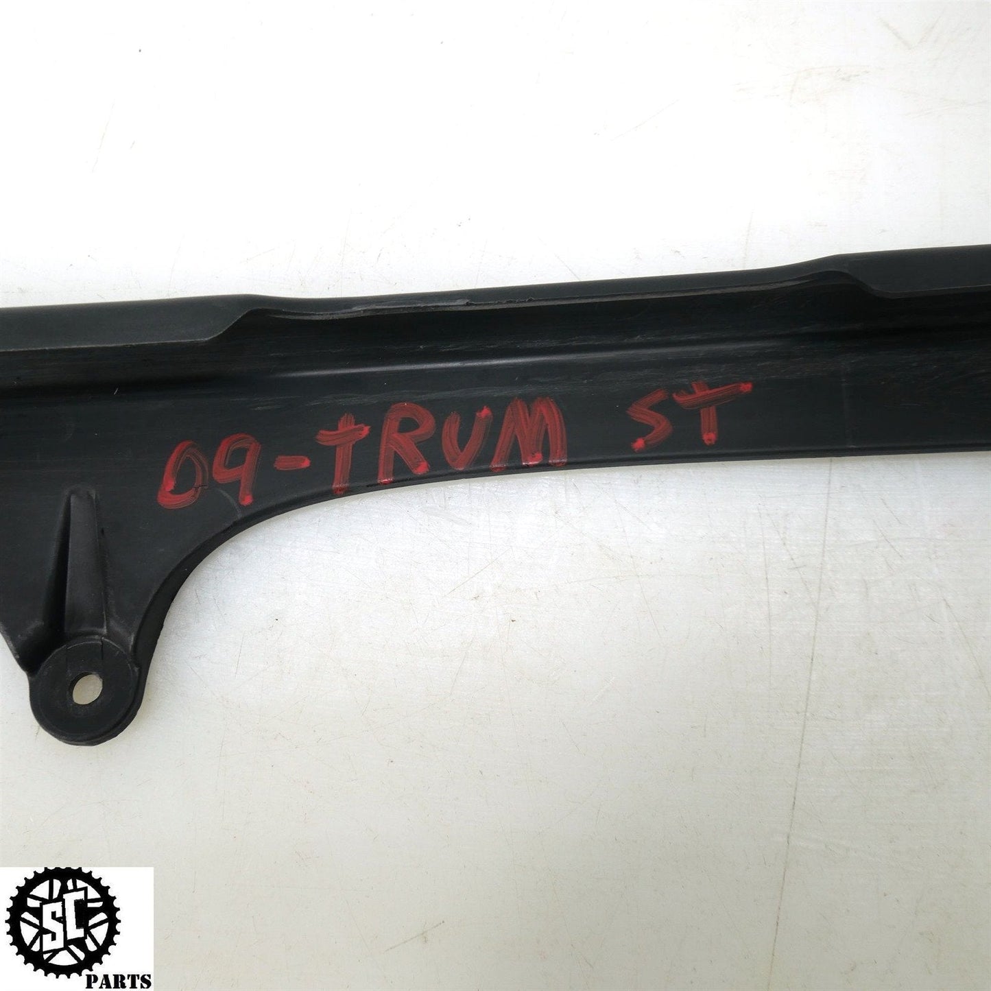 09-12 TRIUMPH STREET TRIPLE 675 CHAIN GUARD T45