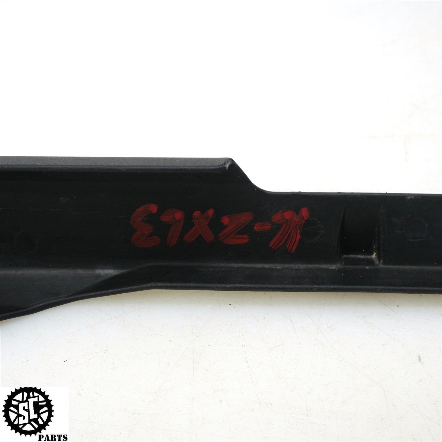13-18 KAWASAKI NINJA ZX6R CHAIN GUARD REAR CHAIN COVER SHIELD K59
