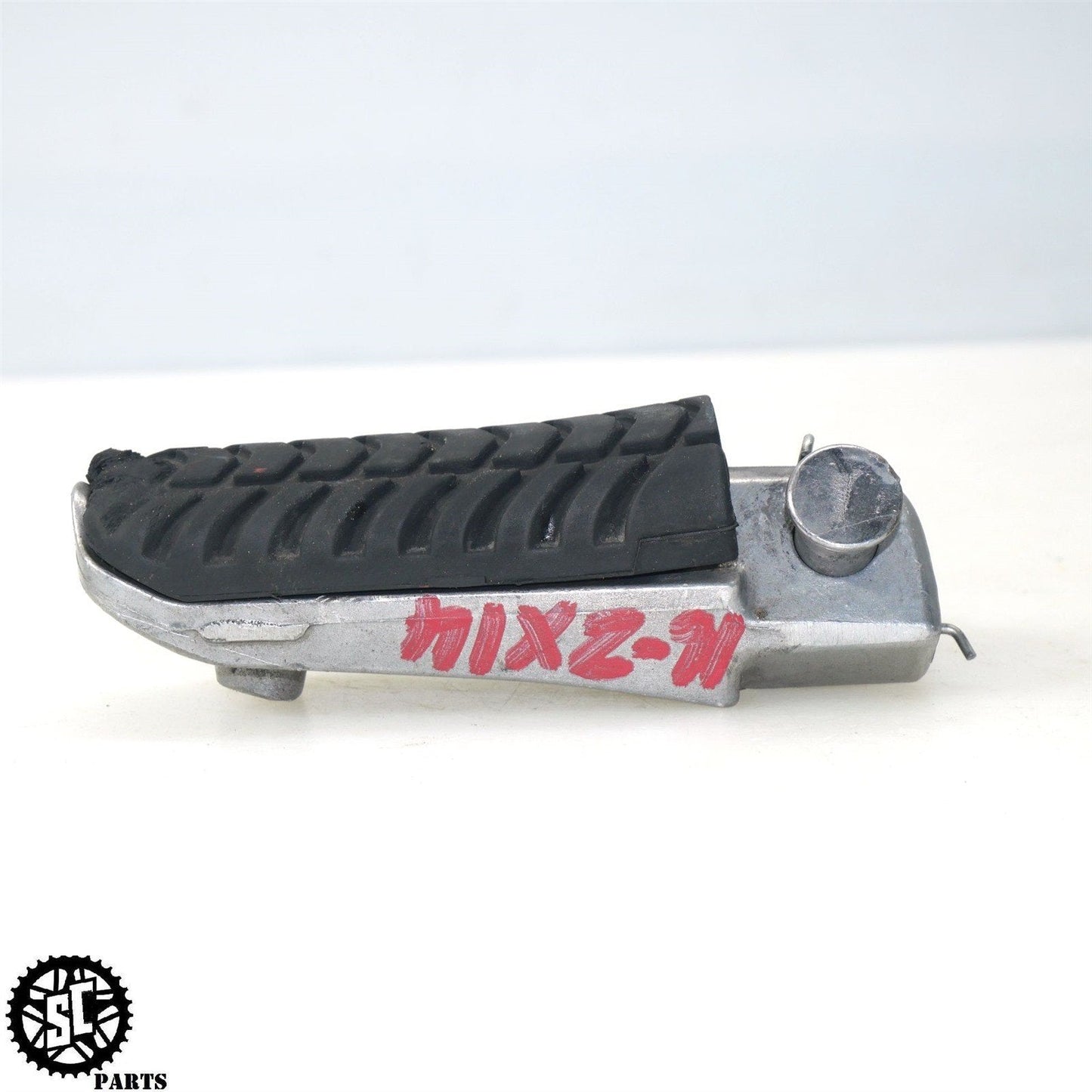 12-22 KAWASAKI NINJA ZX14R RIGHT FRONT FOOT PEG K68
