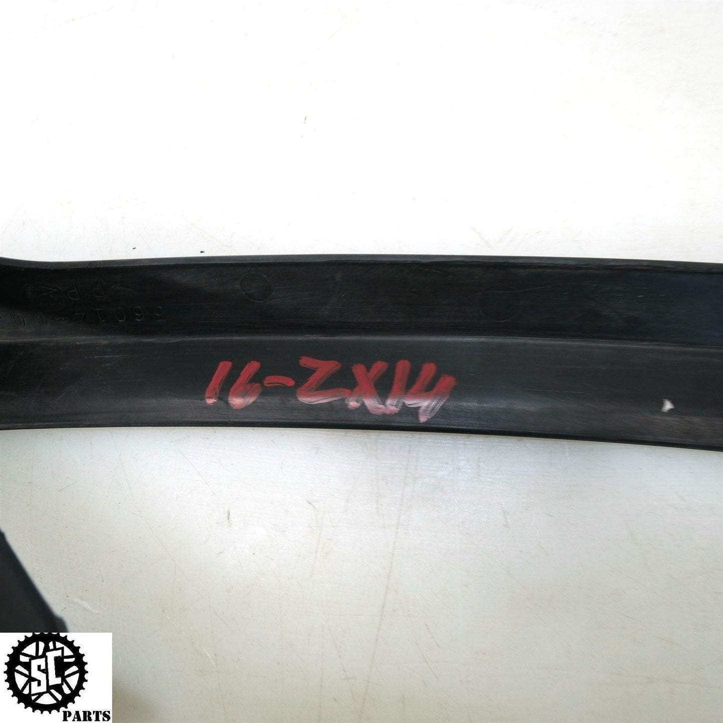 12-22 KAWASAKI NINJA ZX14R CHAIN GUARD K68