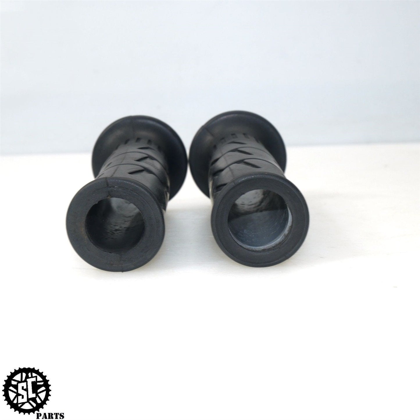 06 07 KAWASAKI NINJA ZX10R HANDLEBAR GRIP THROTTLE TUBE K44