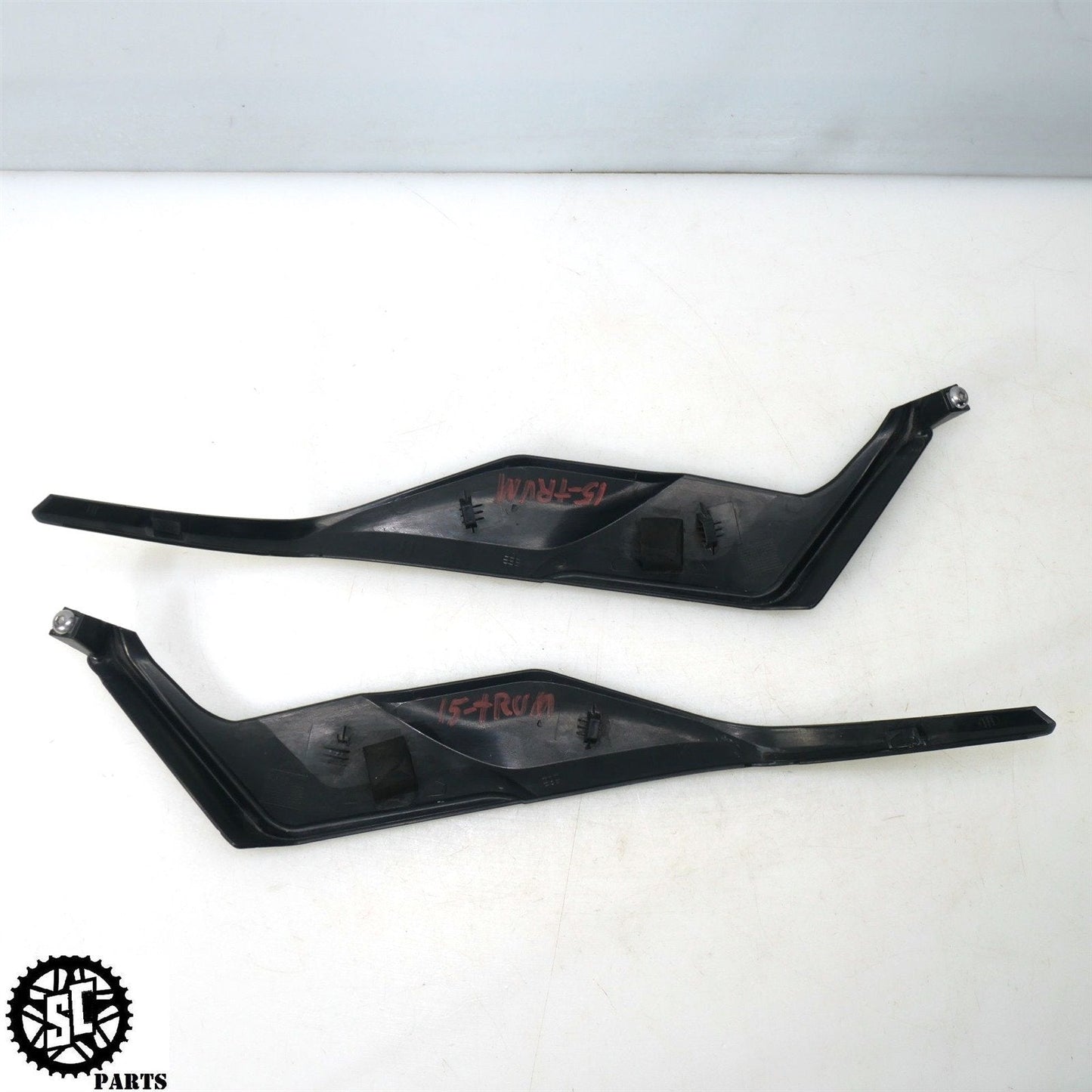 2015 TRIUMPH STREET TRIPLE 675 GAS TANK FAIRING COVER LEFT RIGHT T18