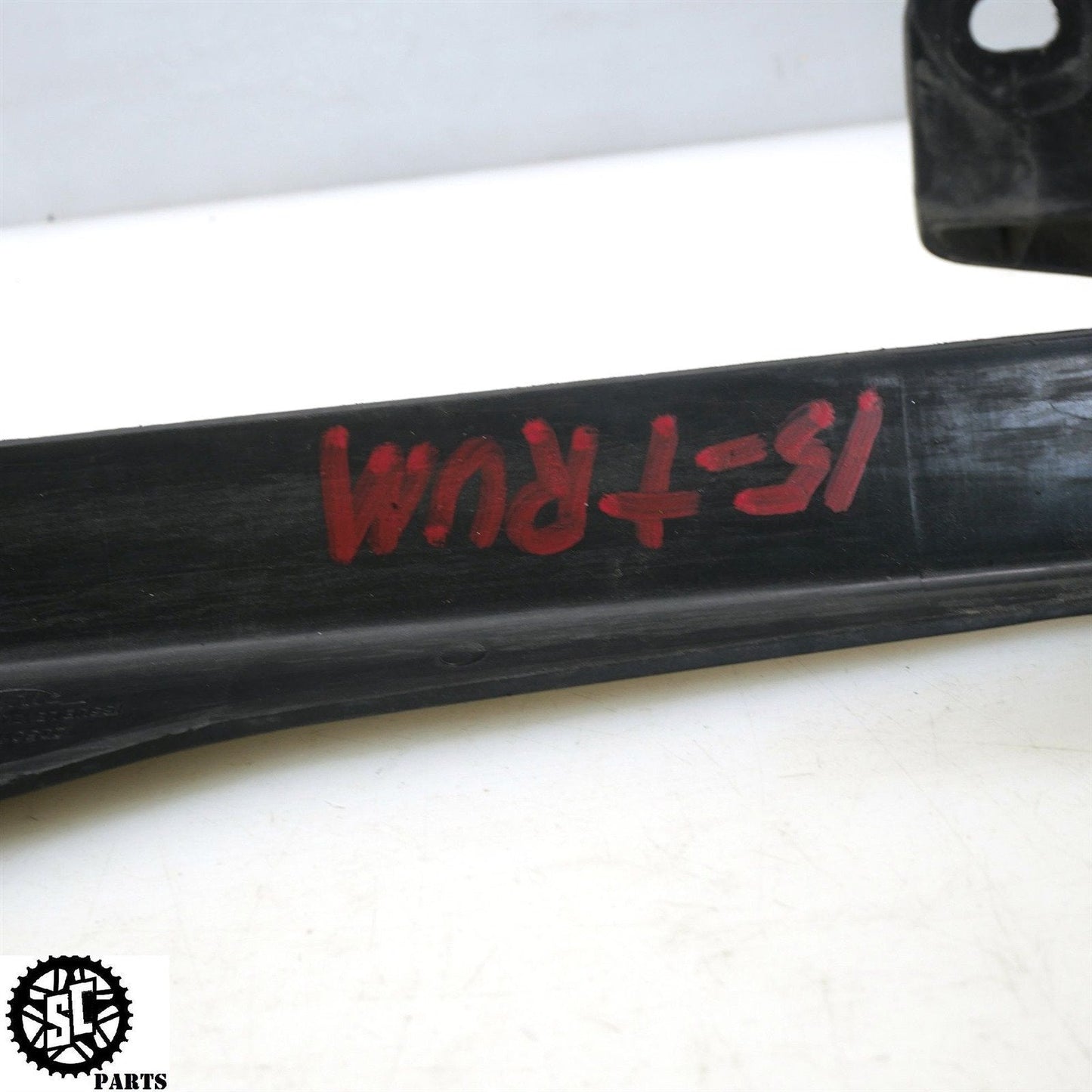 2015 TRIUMPH STREET TRIPLE 675 CHAIN GUARD T18