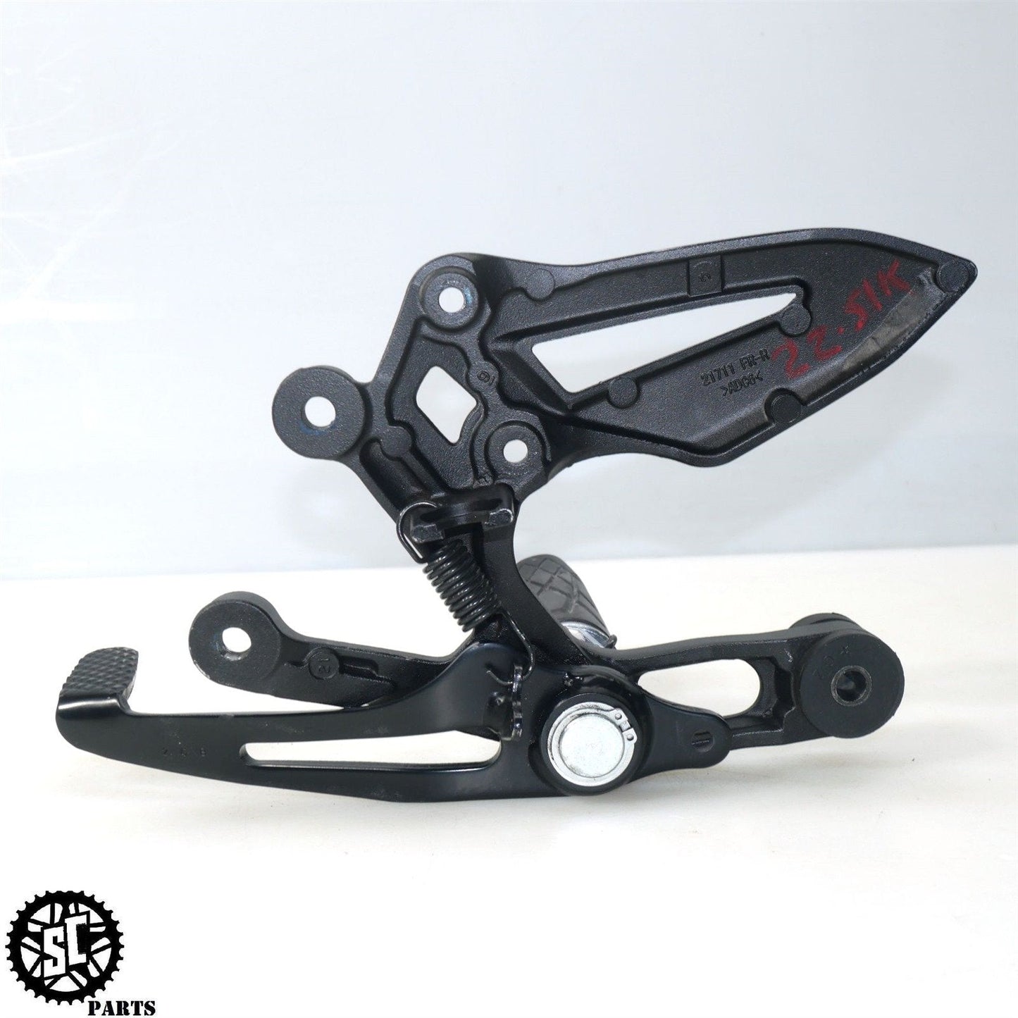 21-23 SUZUKI GSX-S 1000GT RIGHT REARSET FRONT FOOT PEG BRAKE PEDAL S19