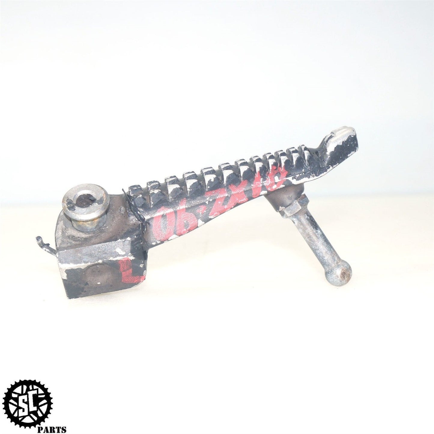 06 07 KAWASAKI NINJA ZX10R LEFT FRONT FOOT PEG K65