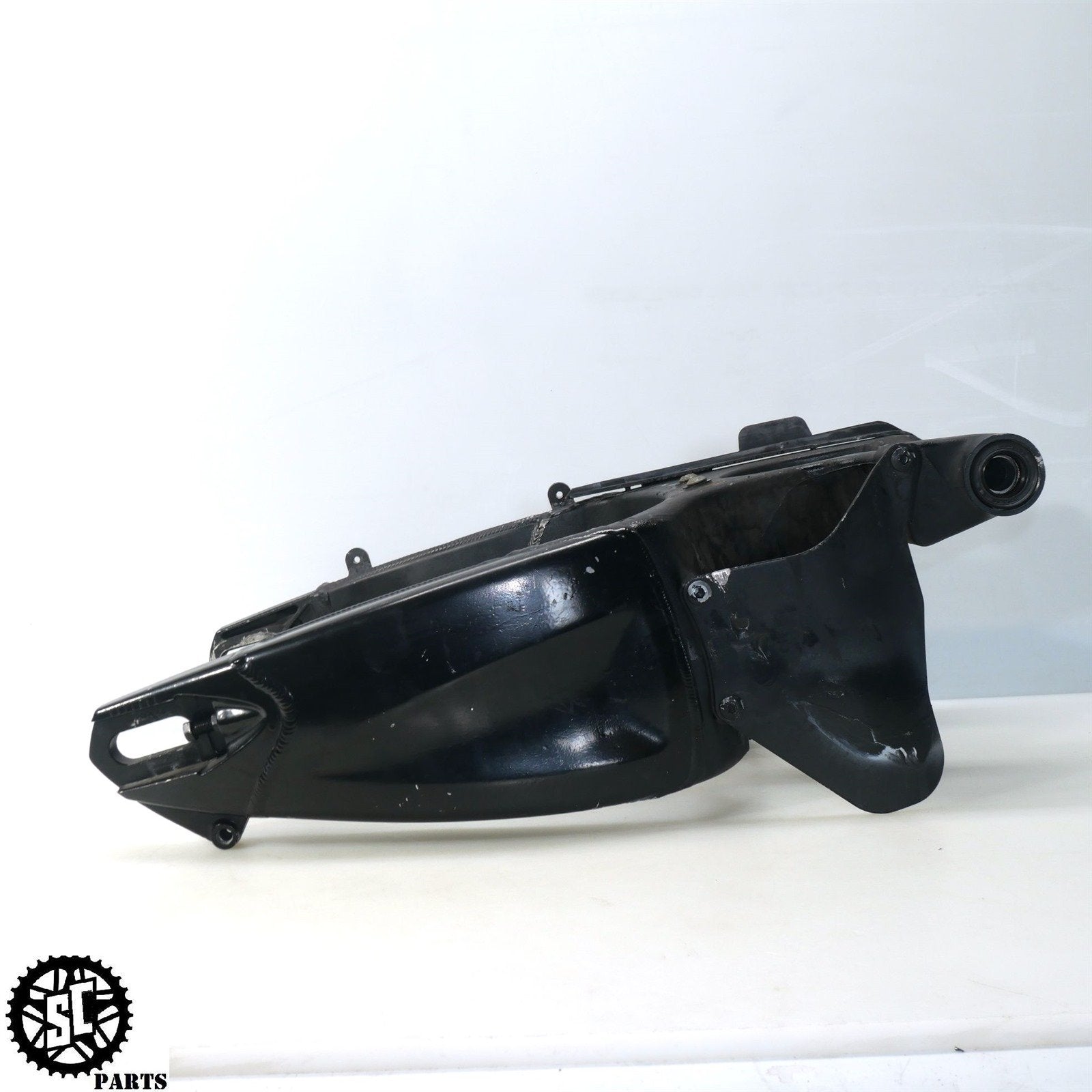 06 07 KAWASAKI NINJA ZX10R SWINGARM K65 – SALVAGECYCLEPARTS