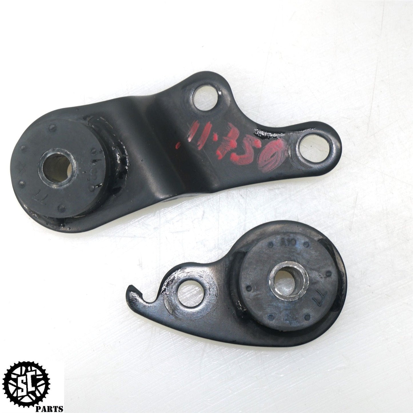 2011 SUZUKI GSXR600 EXHAUST HANGER BRACKET S07