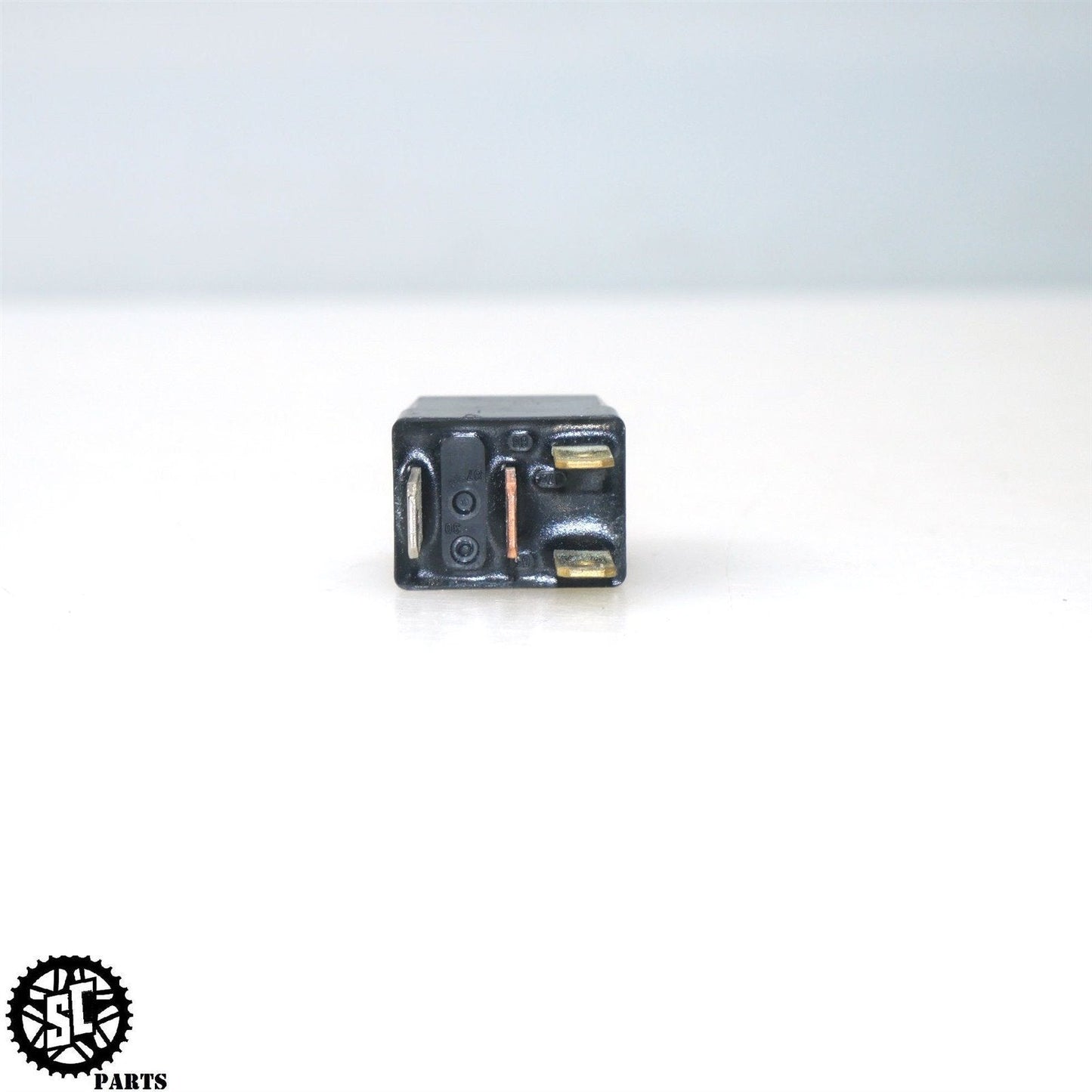 21-23 KAWASAKI NINJA ZX10R HEADLIGHT RELAY SWITCH K04