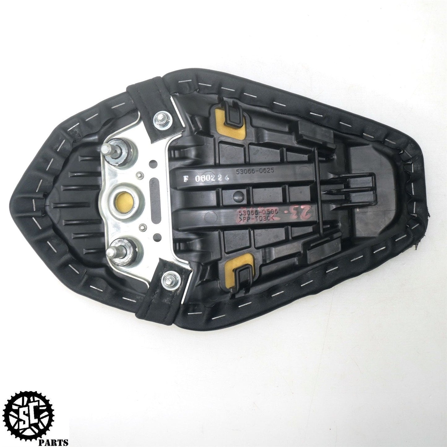 21-23 KAWASAKI NINJA ZX10R REAR PASSENGER SEAT K04
